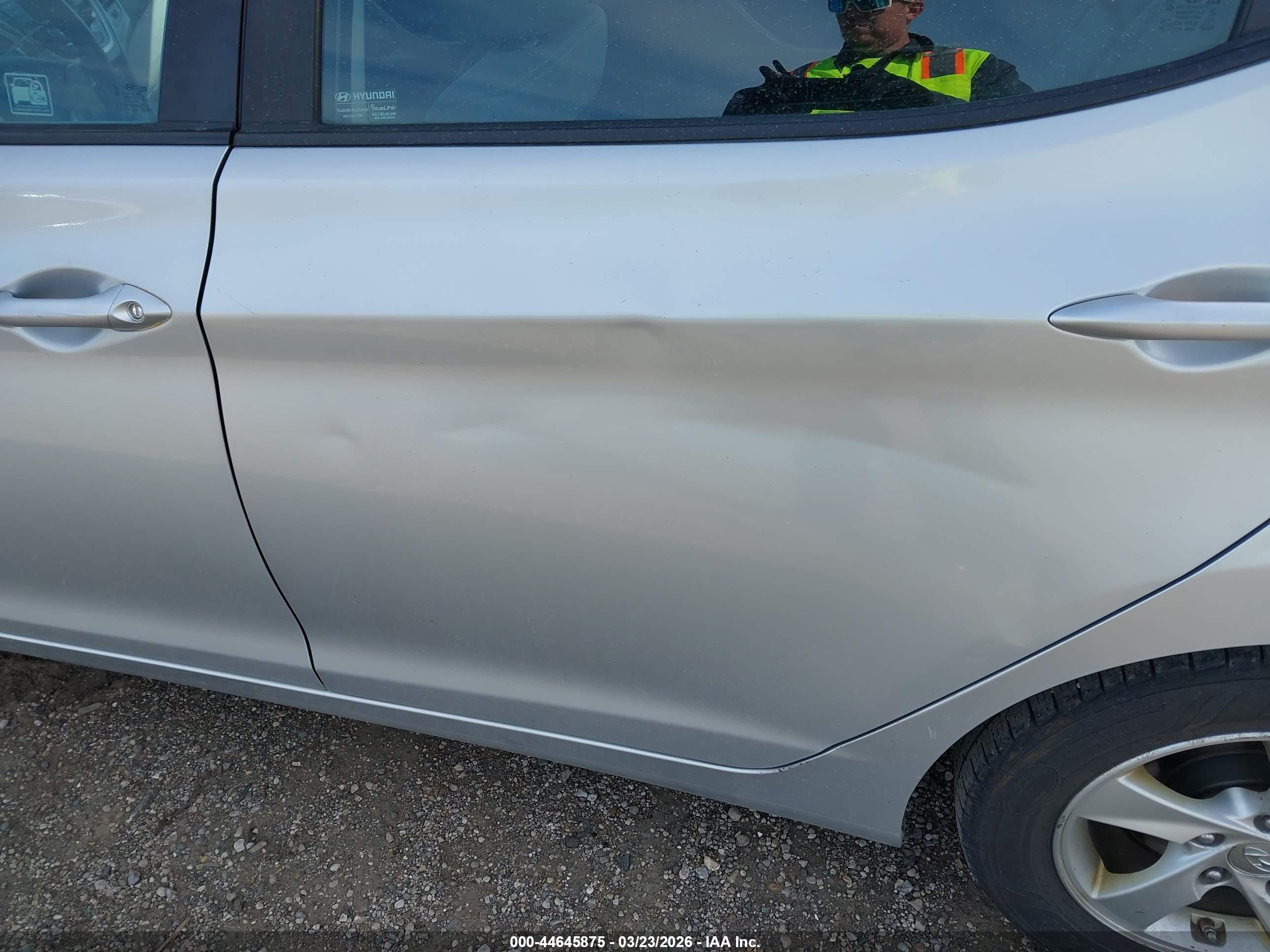 HYUNDAI ELANTRA image 6
