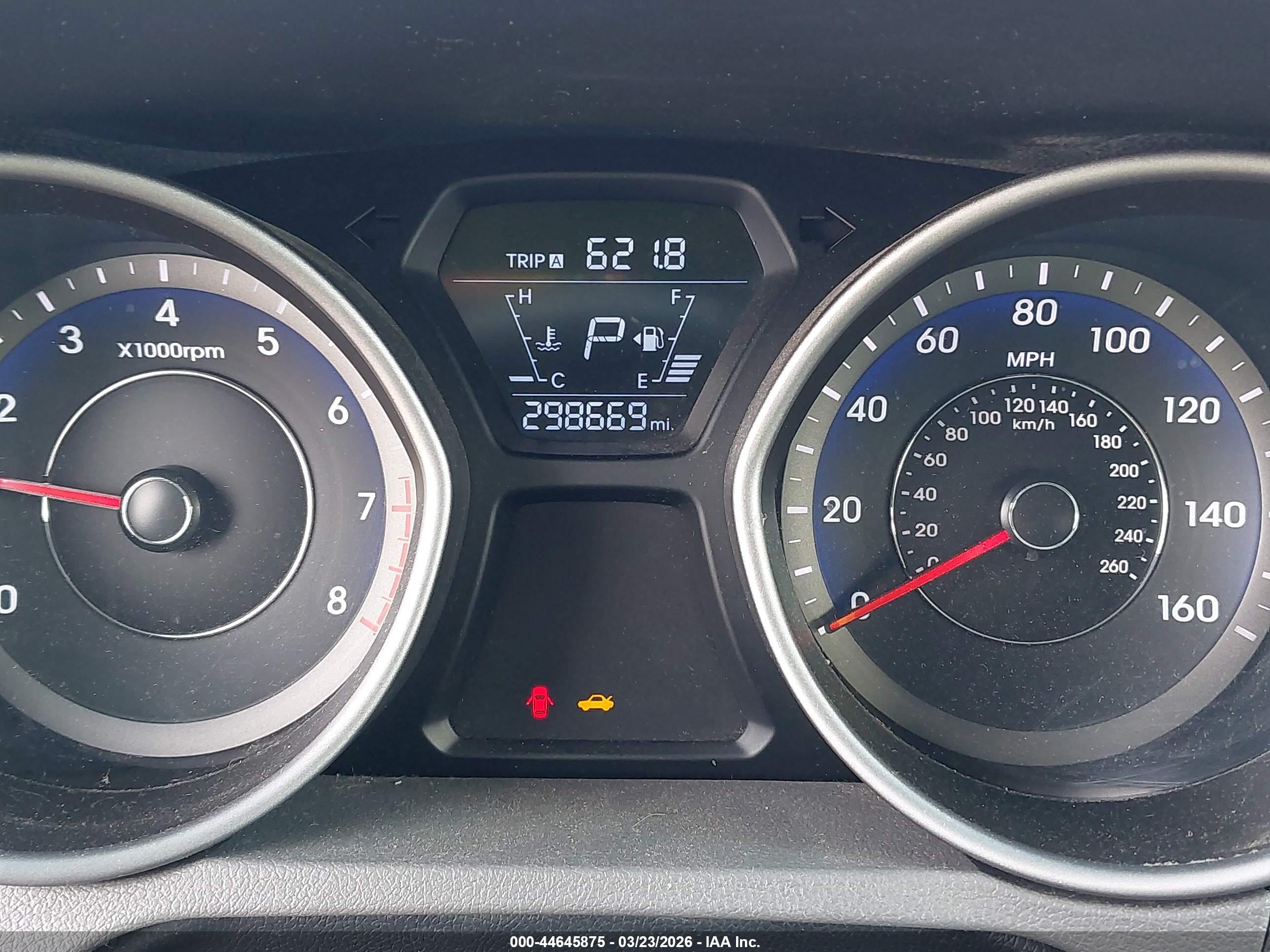 HYUNDAI ELANTRA image 7