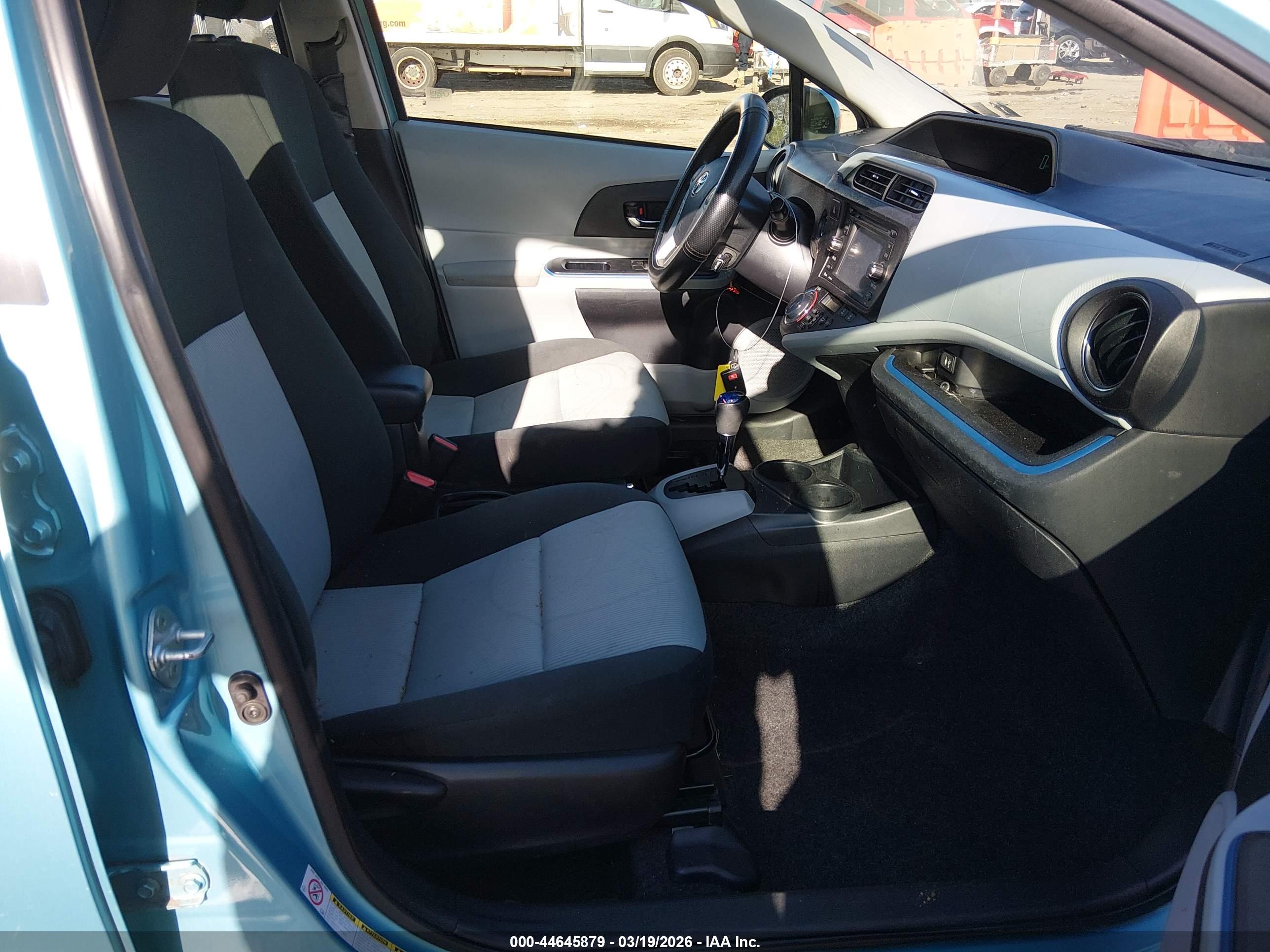 TOYOTA PRIUS image 5