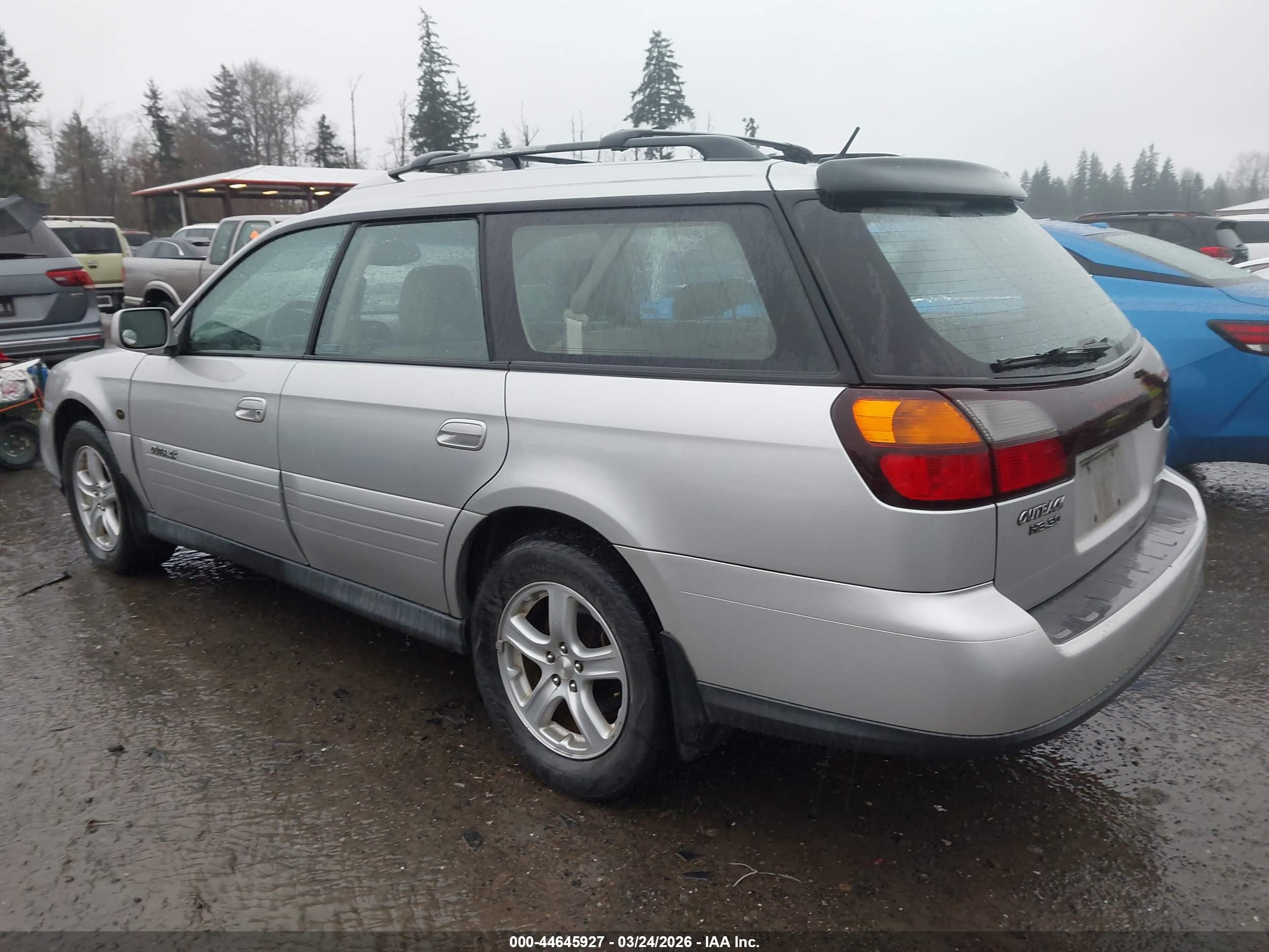 SUBARU OUTBACK image 3