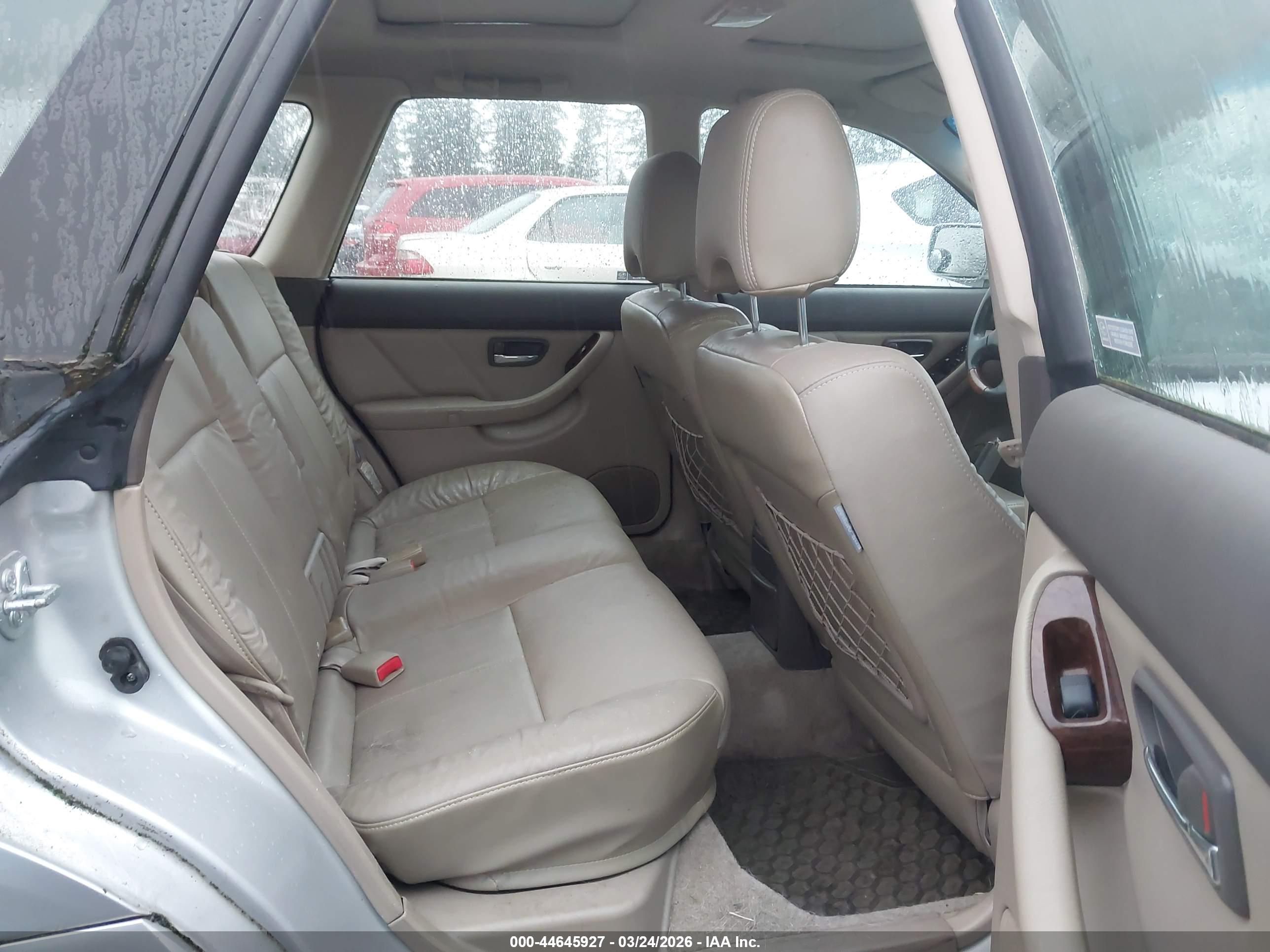 SUBARU OUTBACK image 8