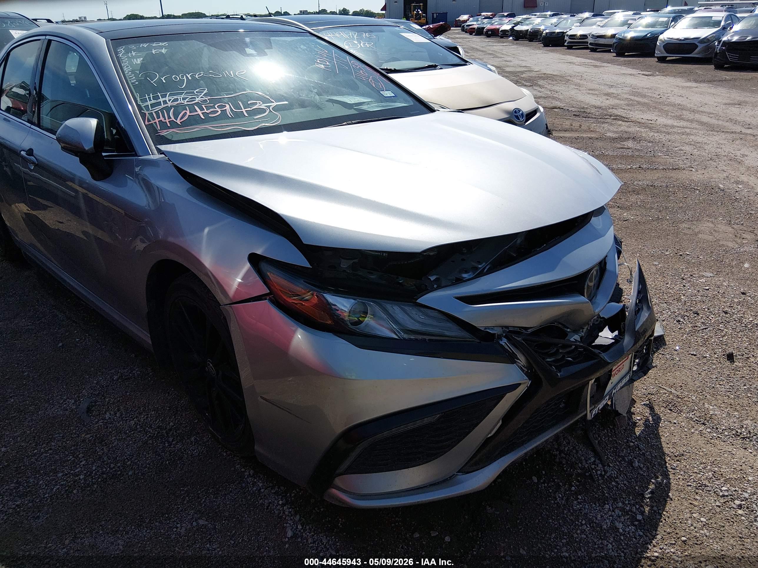 TOYOTA CAMRY image 6