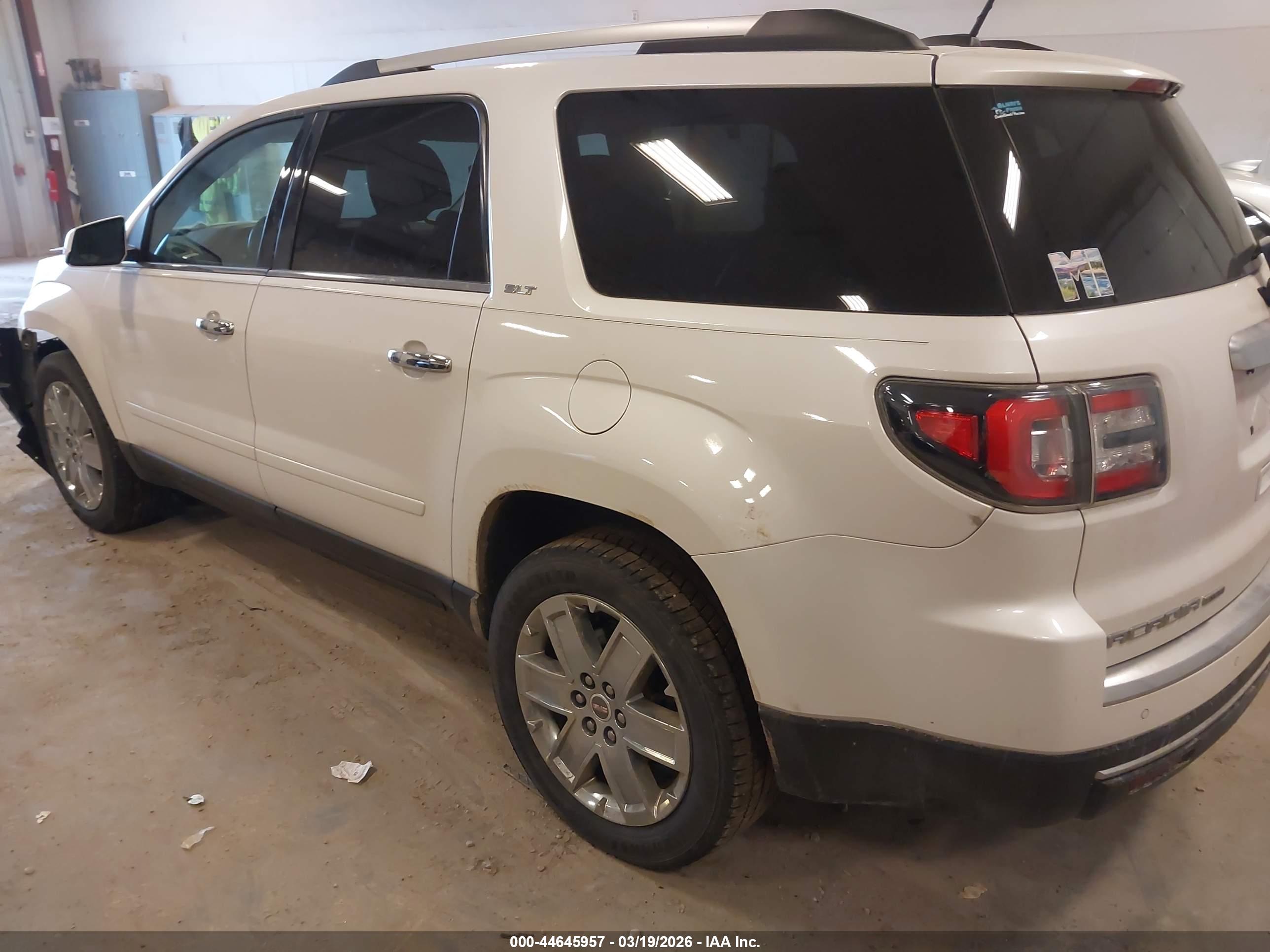 GMC ACADIA image 3