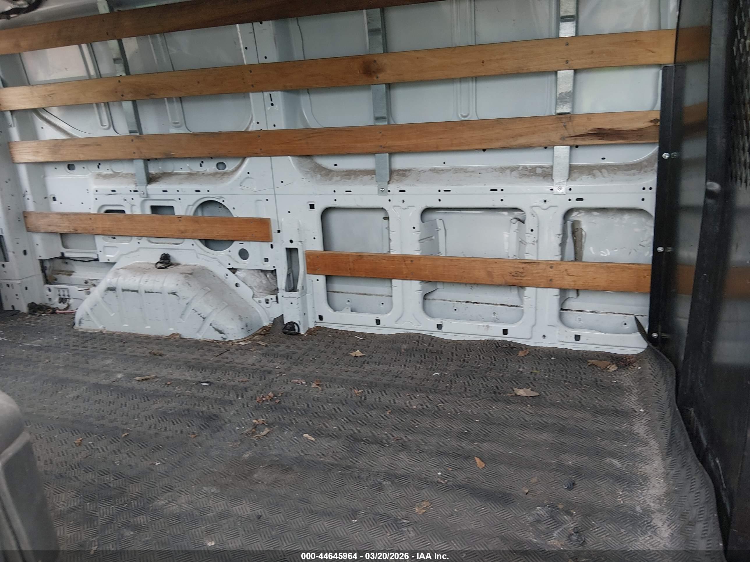 FORD TRANSIT-250 image 8