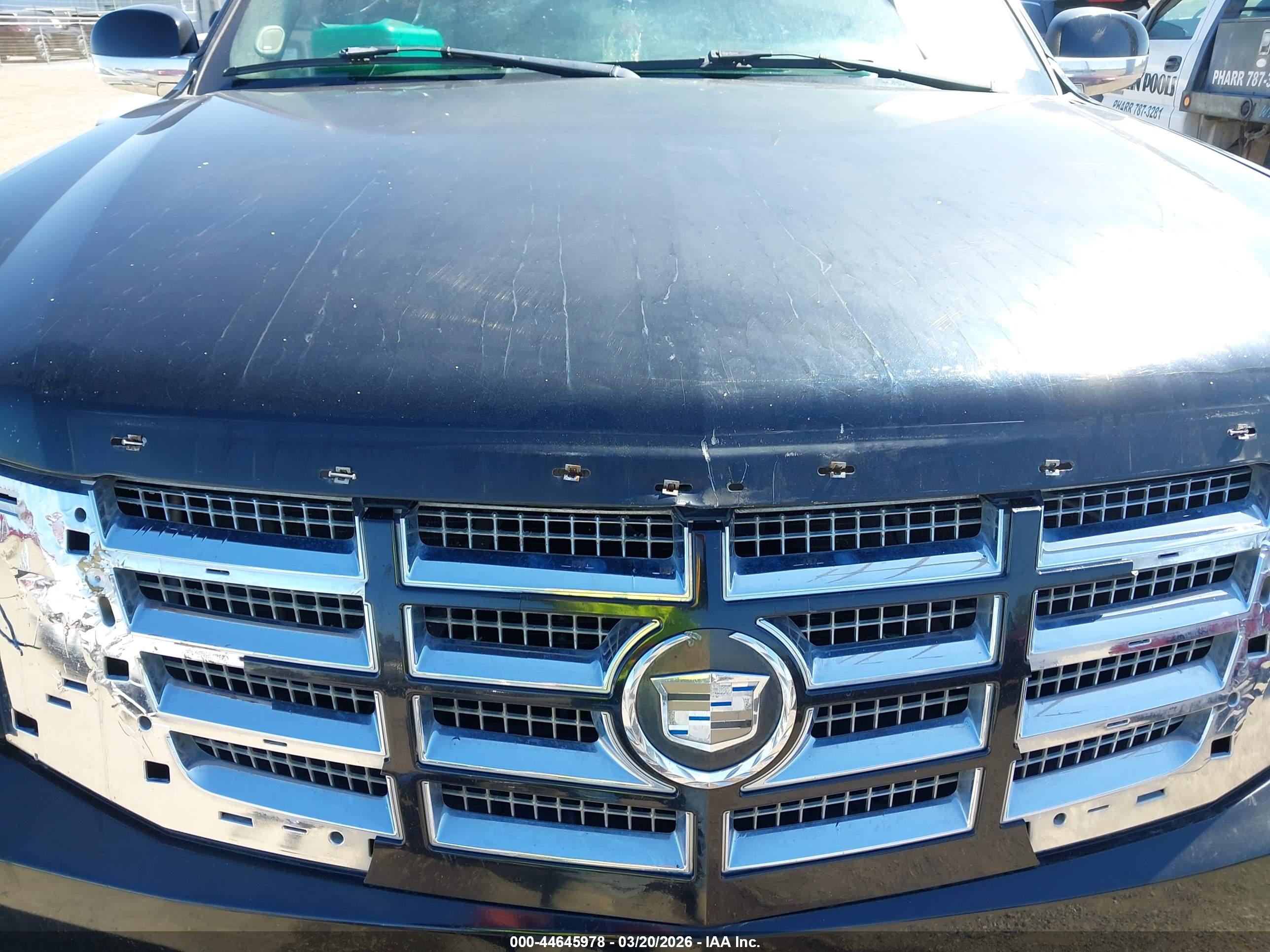 CADILLAC ESCALADE image 6