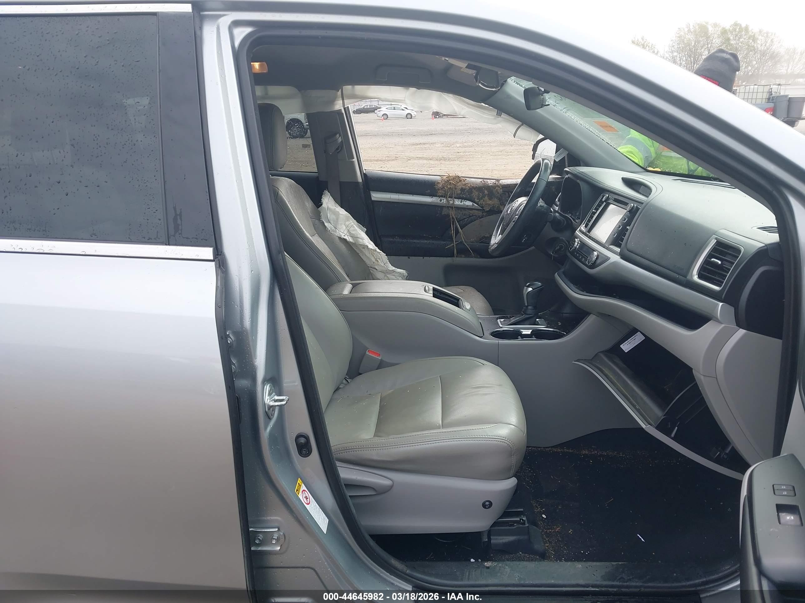 TOYOTA HIGHLANDER image 5