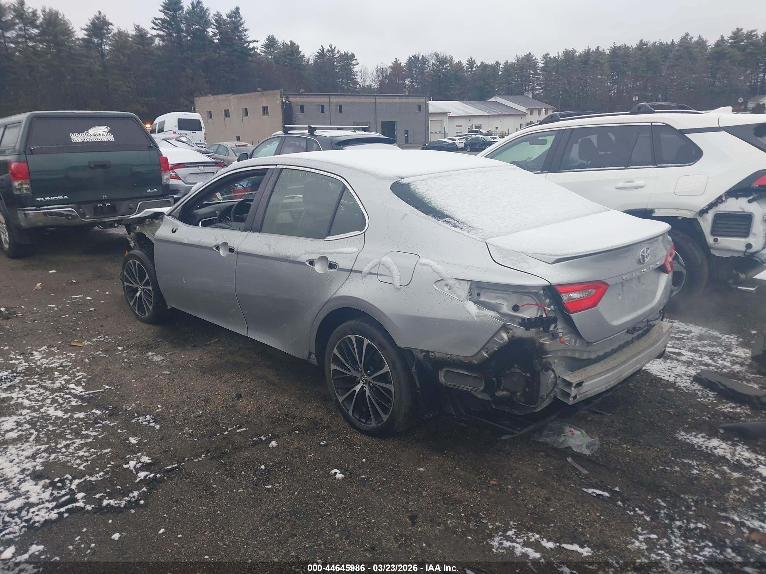 TOYOTA CAMRY image 3