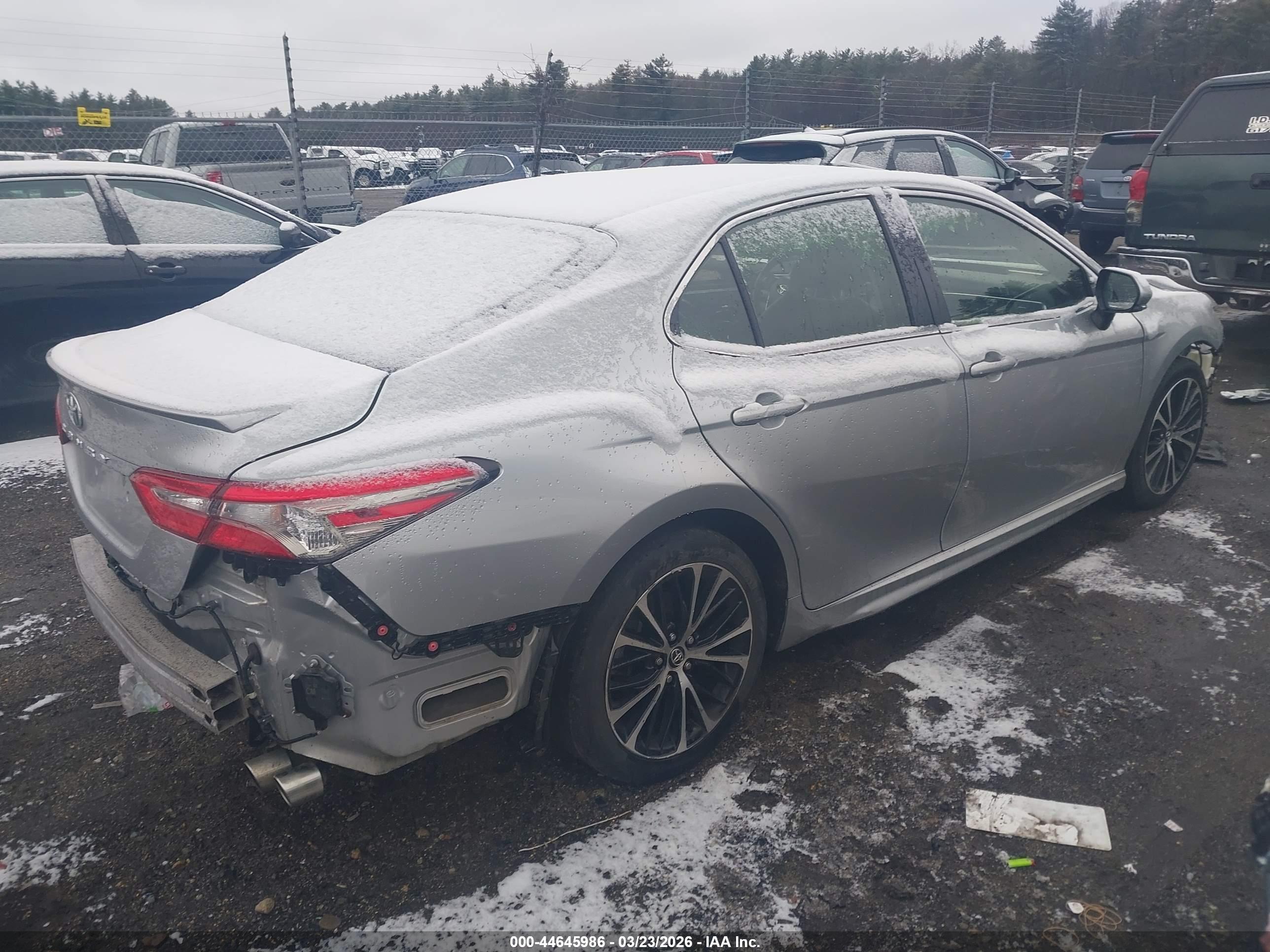 TOYOTA CAMRY image 4