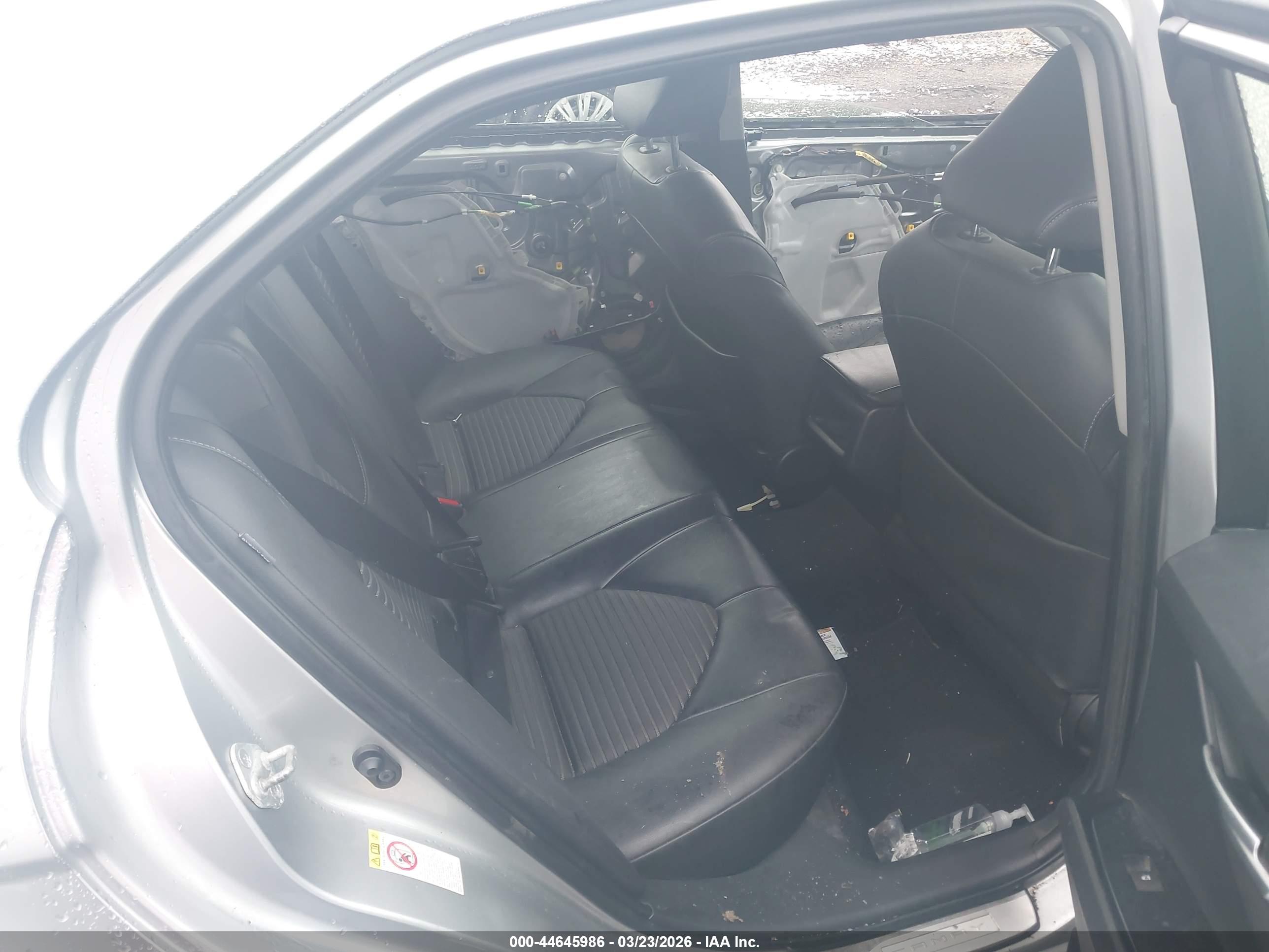 TOYOTA CAMRY image 8
