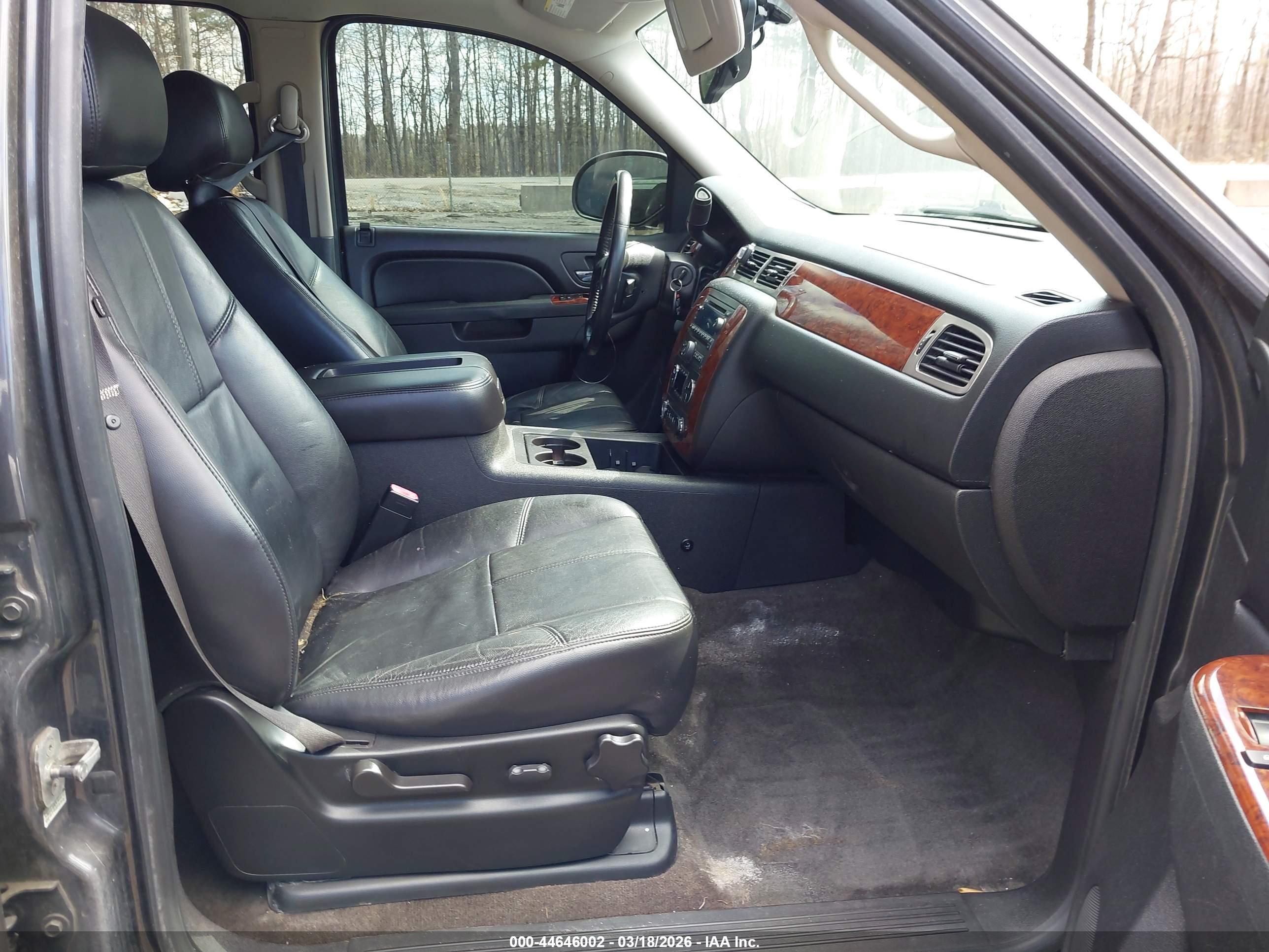 CHEVROLET TAHOE image 5