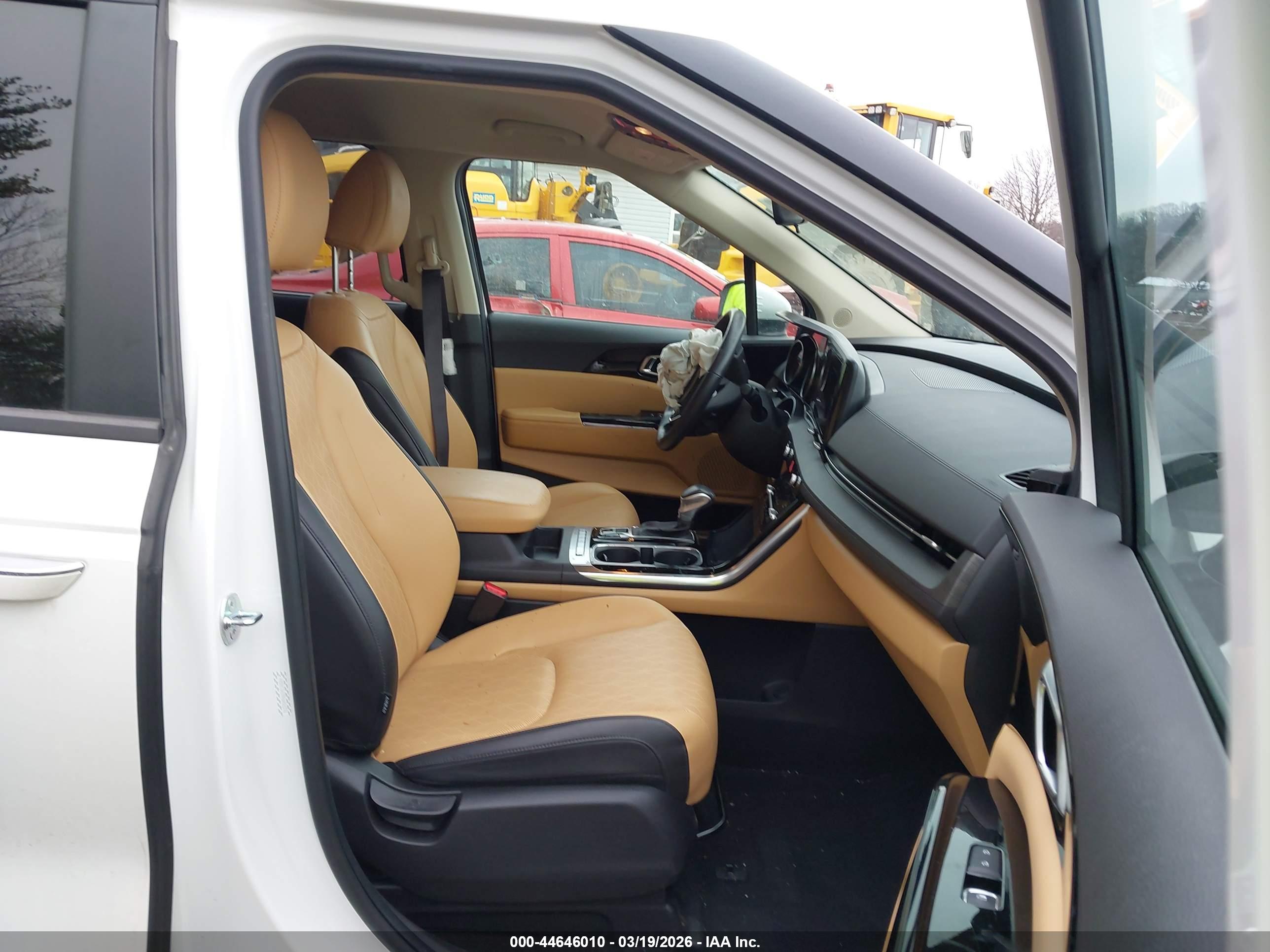 KIA CARNIVAL image 5