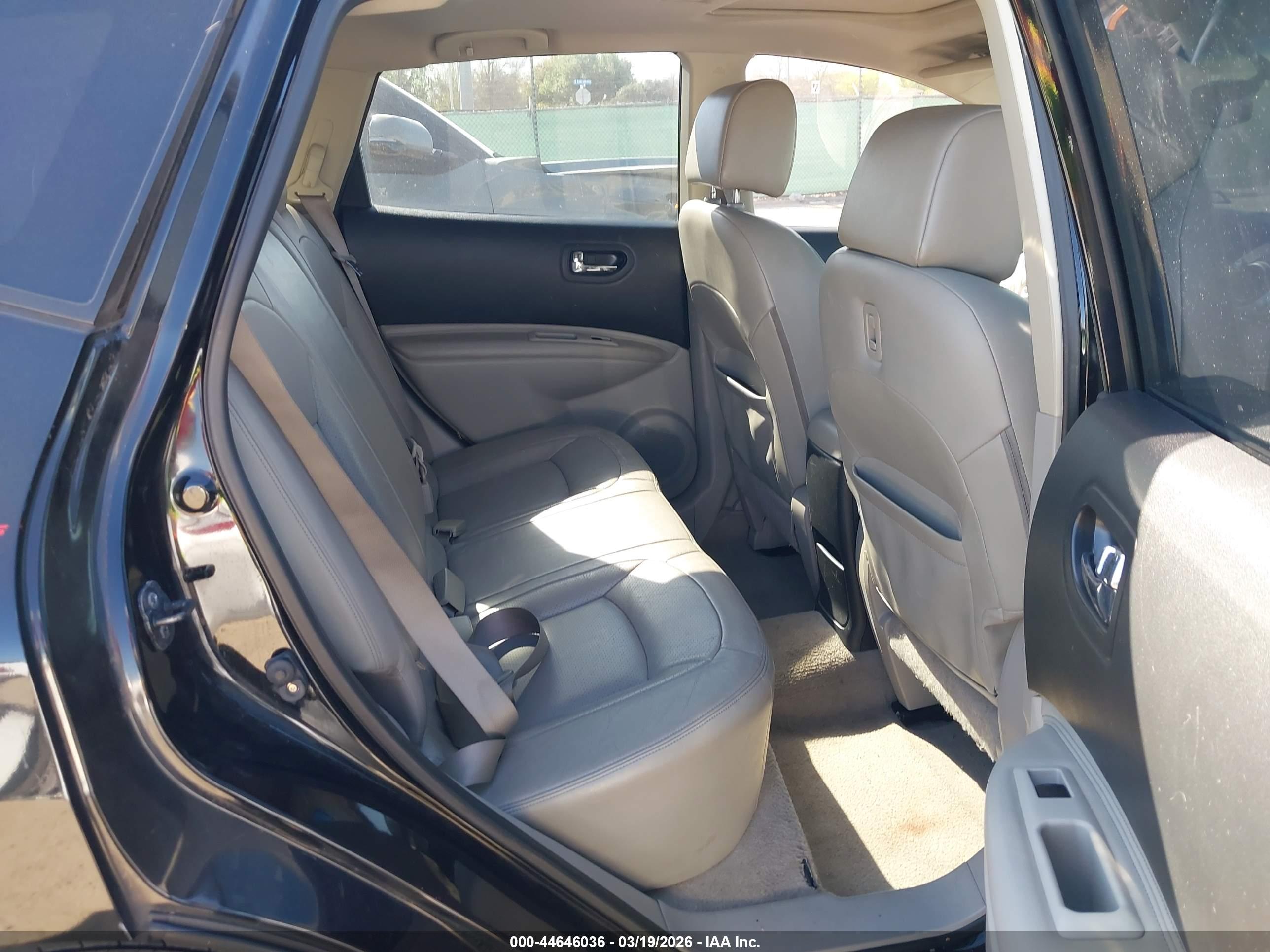 NISSAN ROGUE image 8