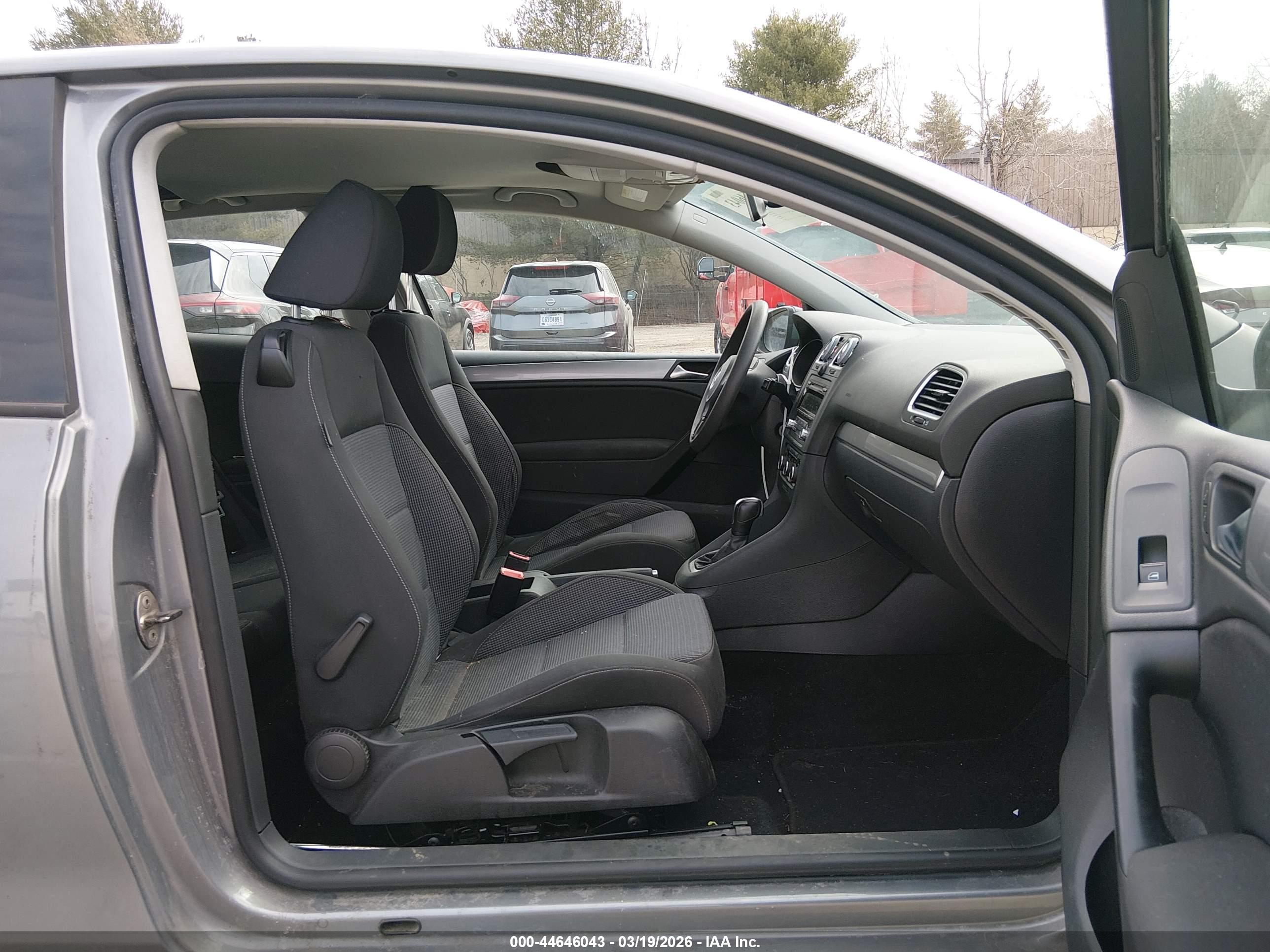 VOLKSWAGEN GOLF image 5