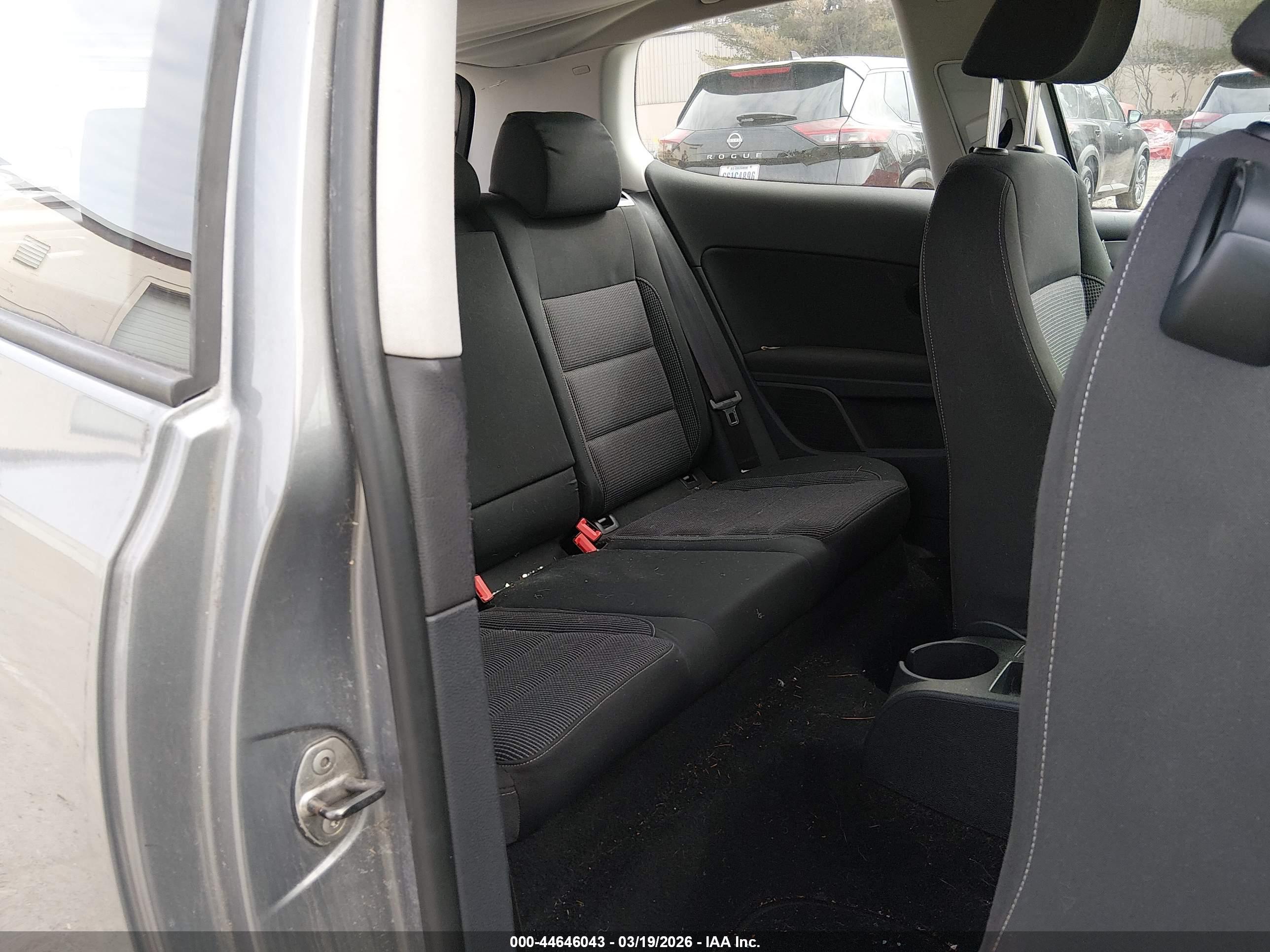VOLKSWAGEN GOLF image 8