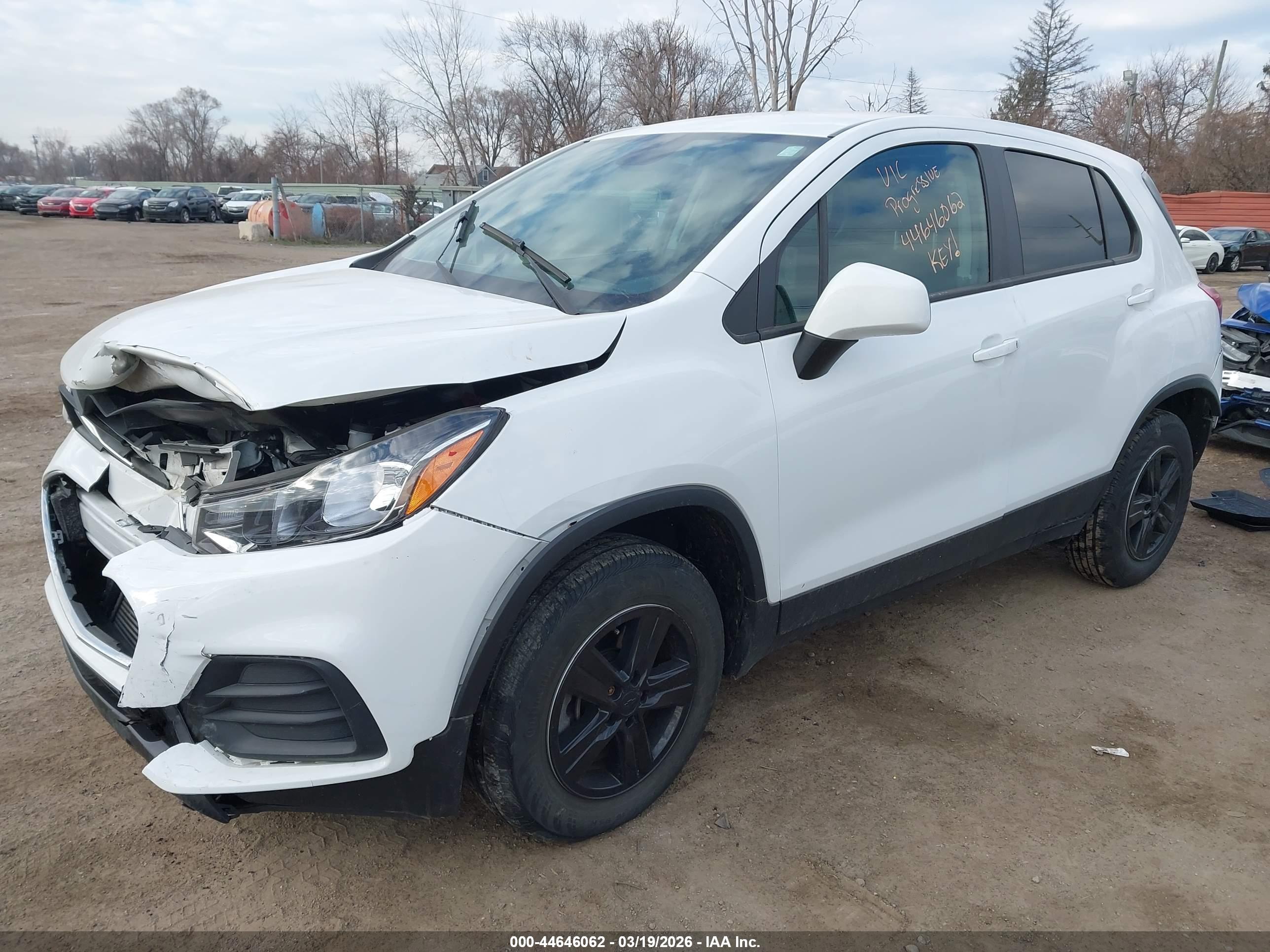 CHEVROLET TRAX image 2