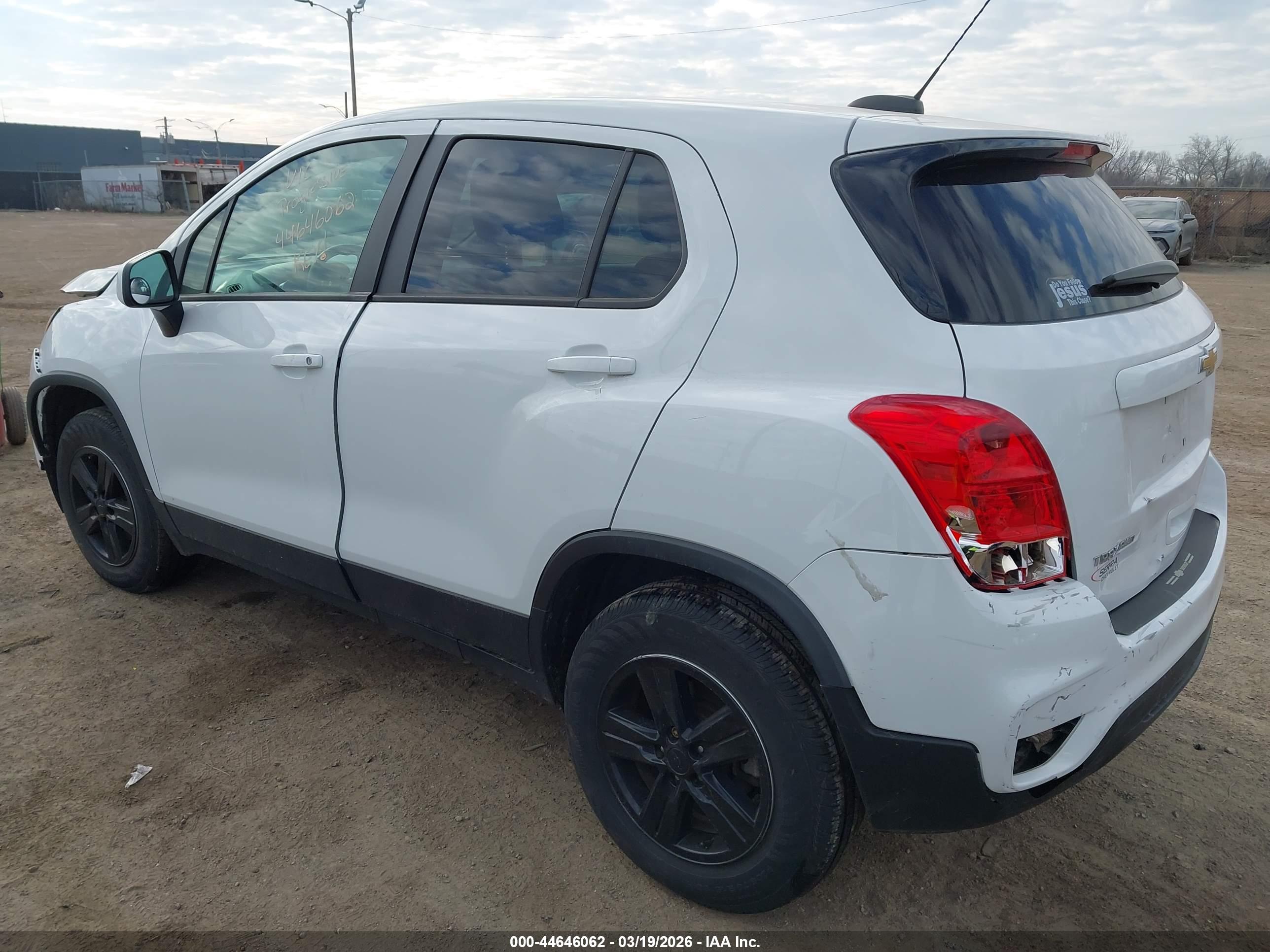 CHEVROLET TRAX image 3