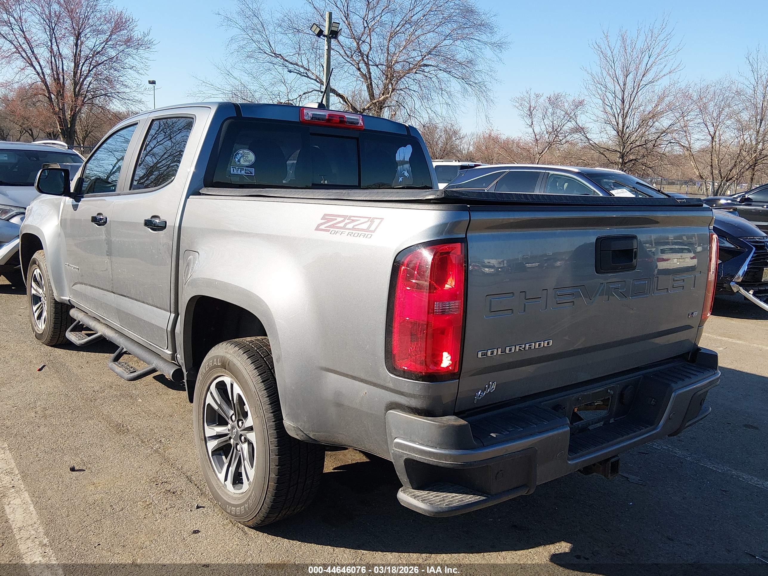 CHEVROLET COLORADO image 3
