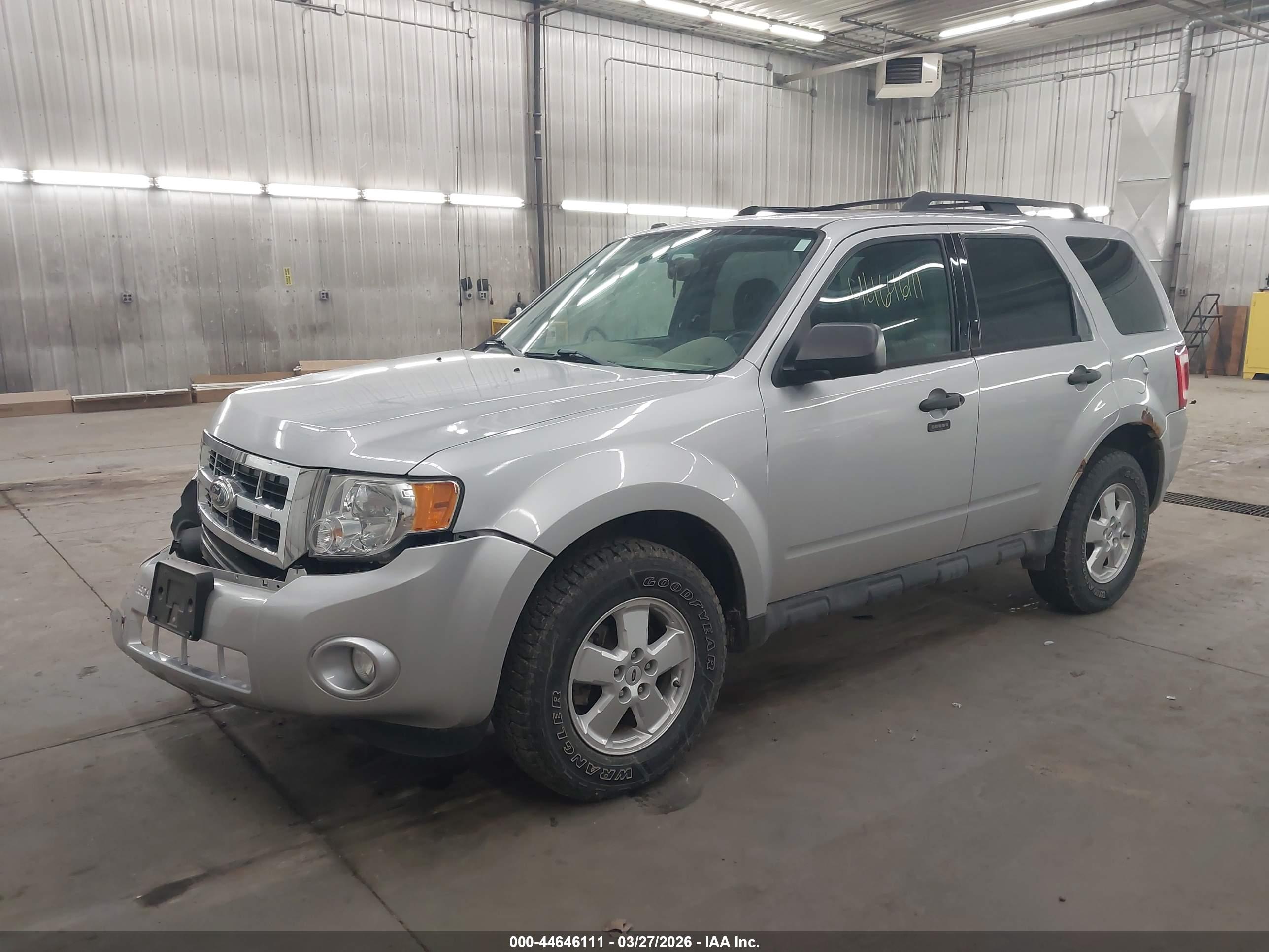 FORD ESCAPE image 2