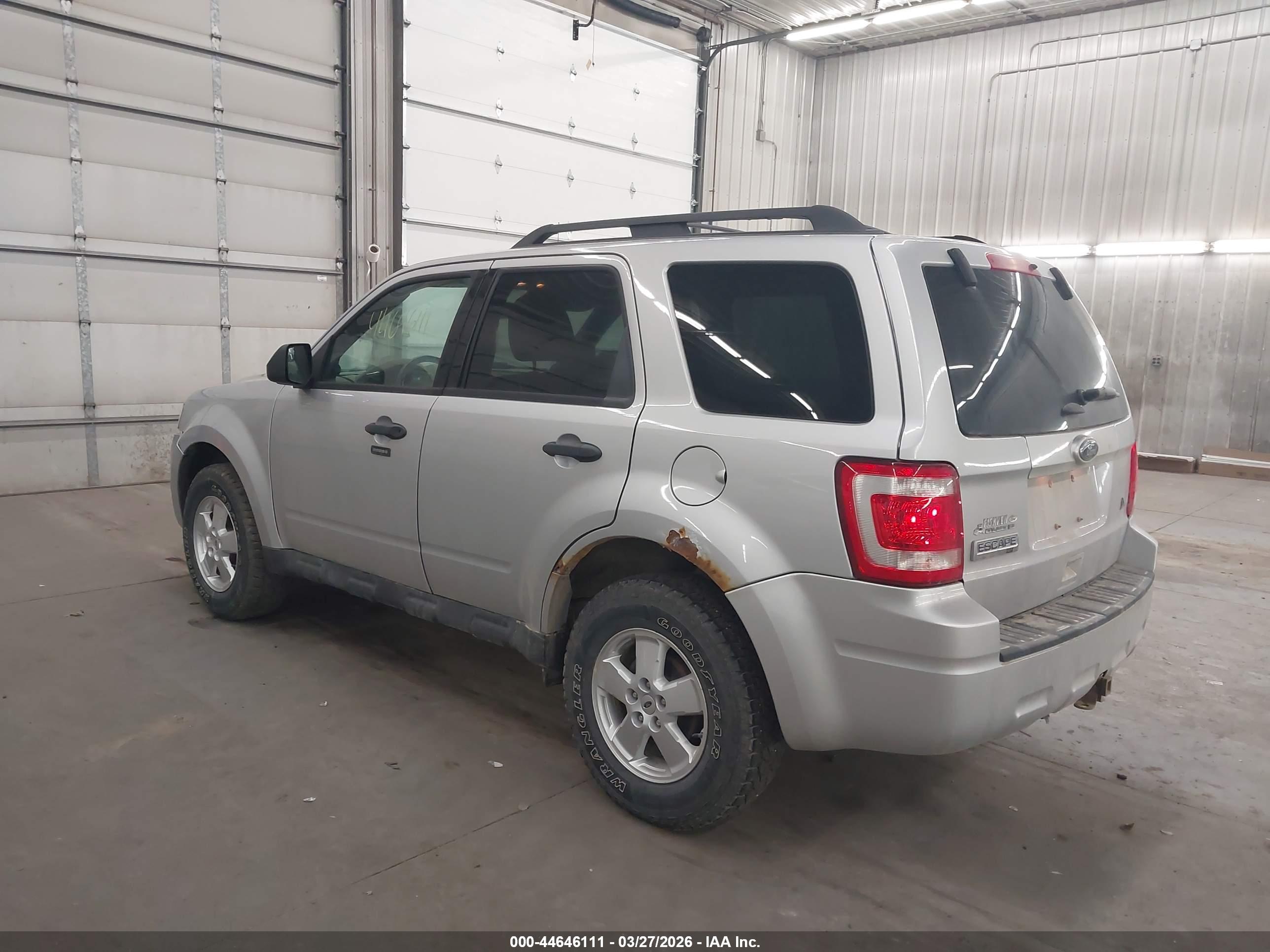 FORD ESCAPE image 3