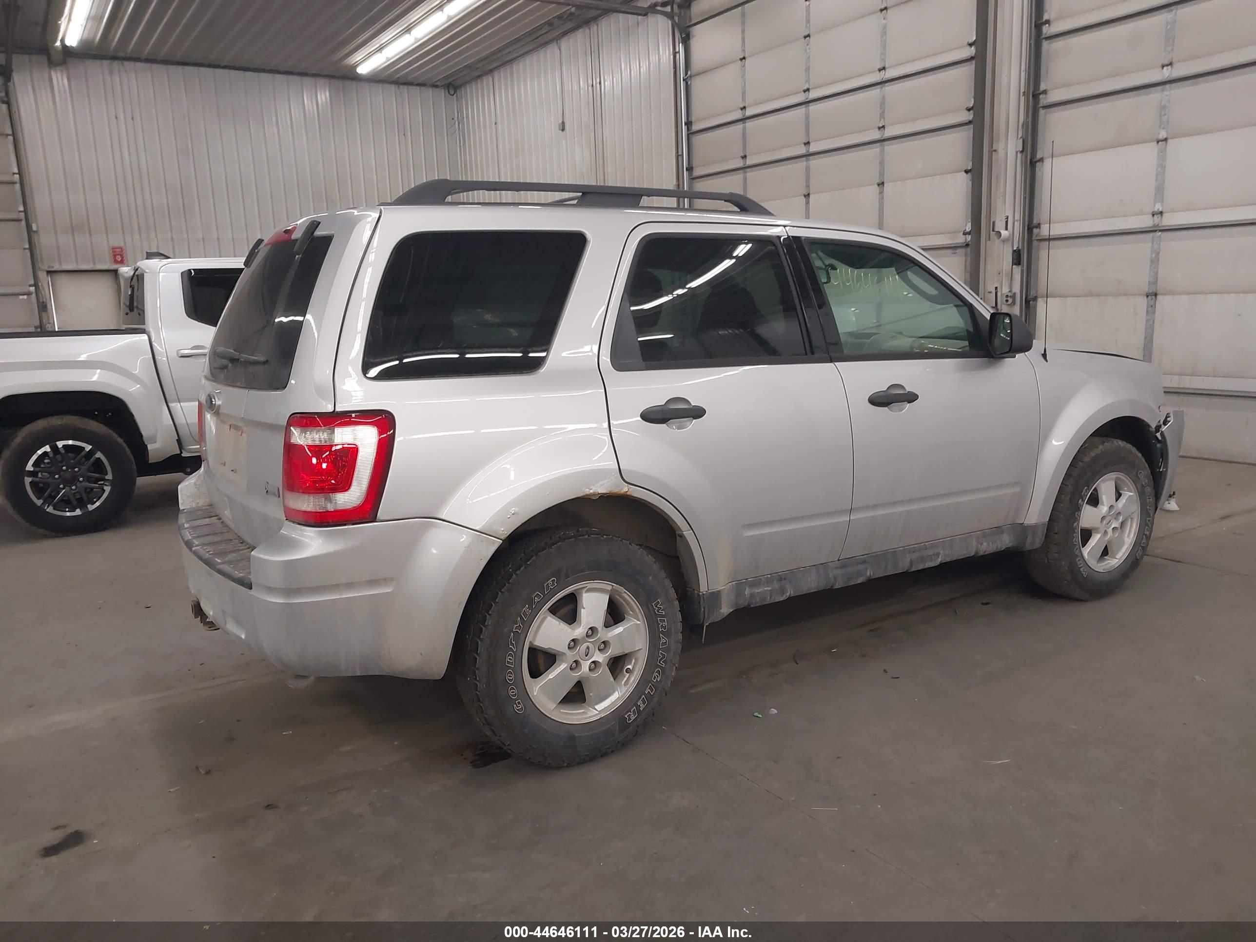 FORD ESCAPE image 4