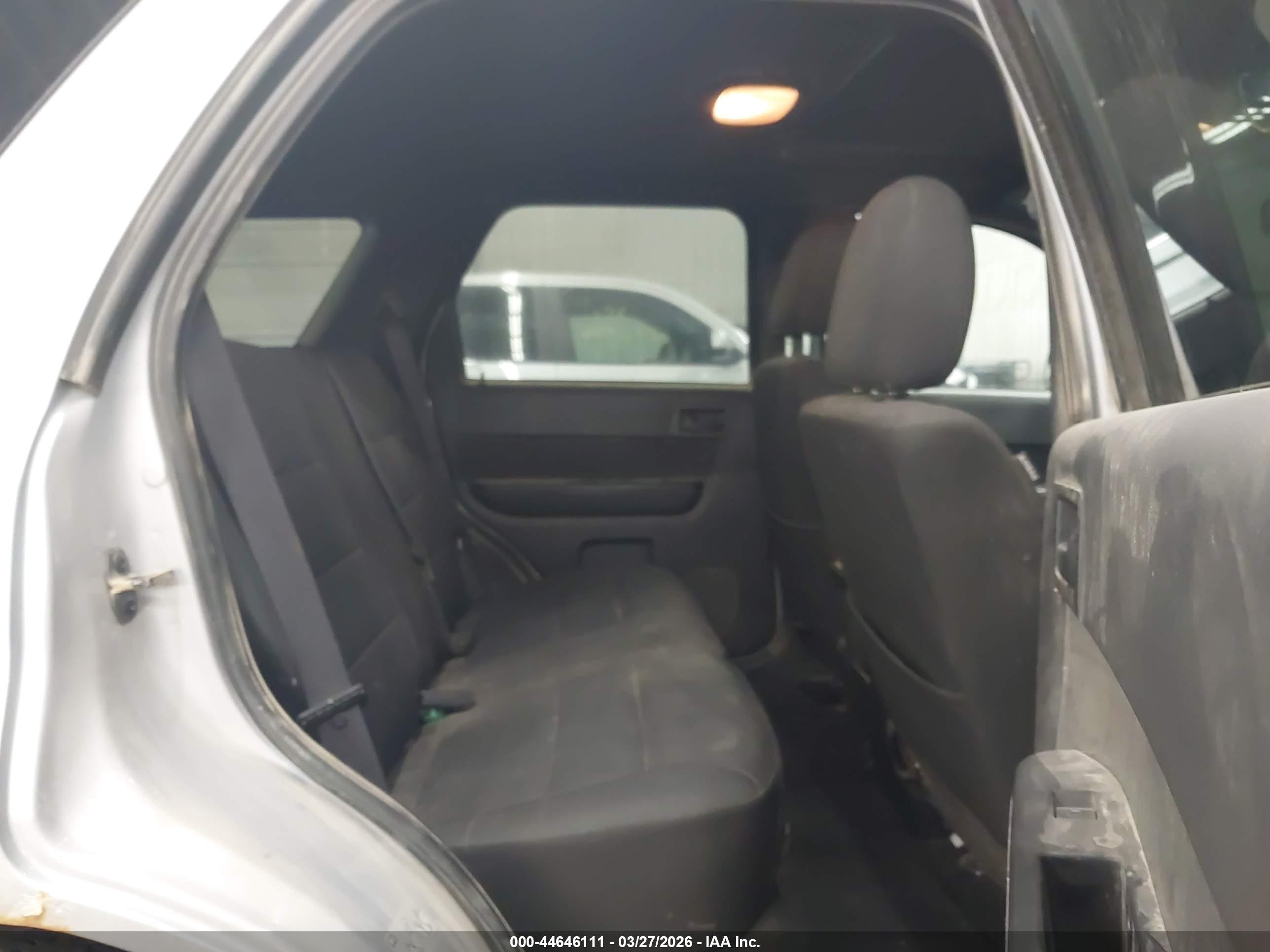 FORD ESCAPE image 8