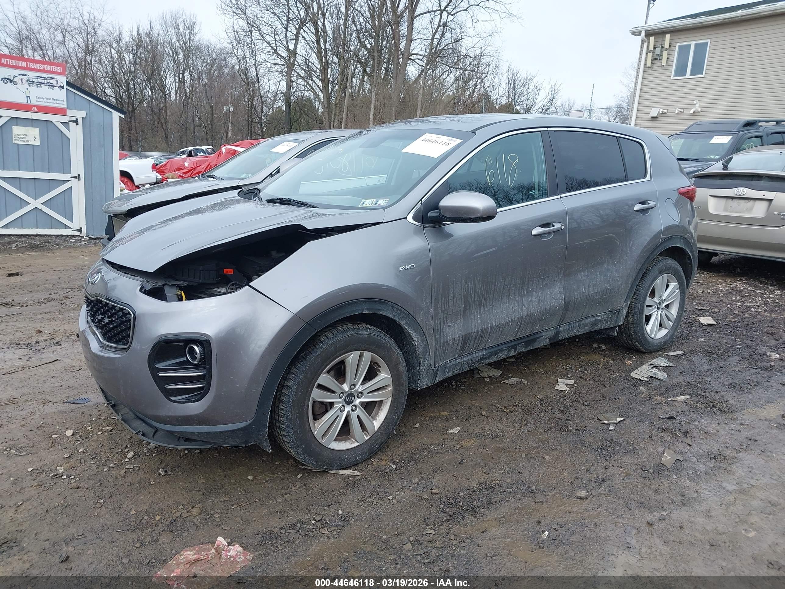 KIA SPORTAGE image 2