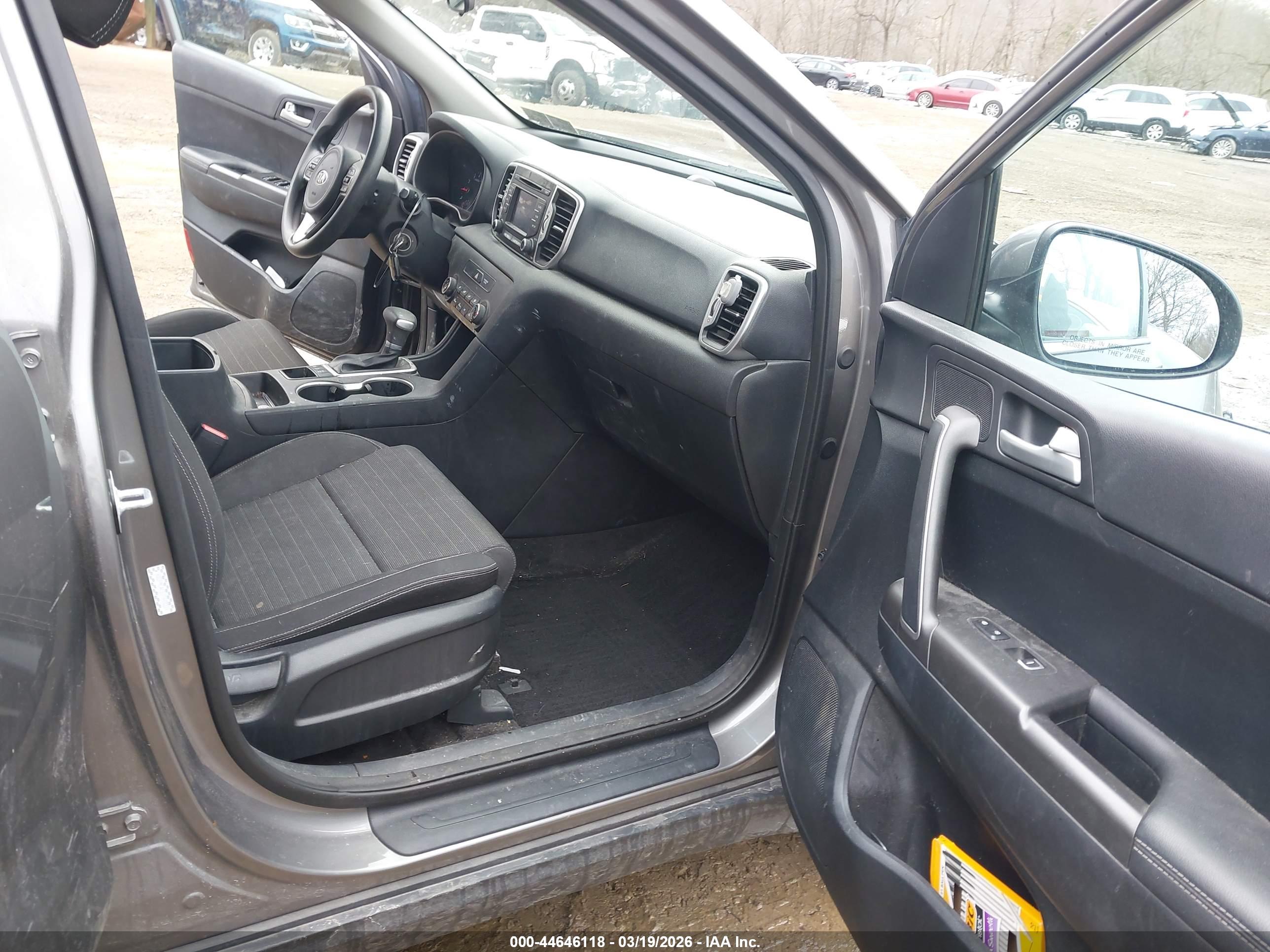 KIA SPORTAGE image 5