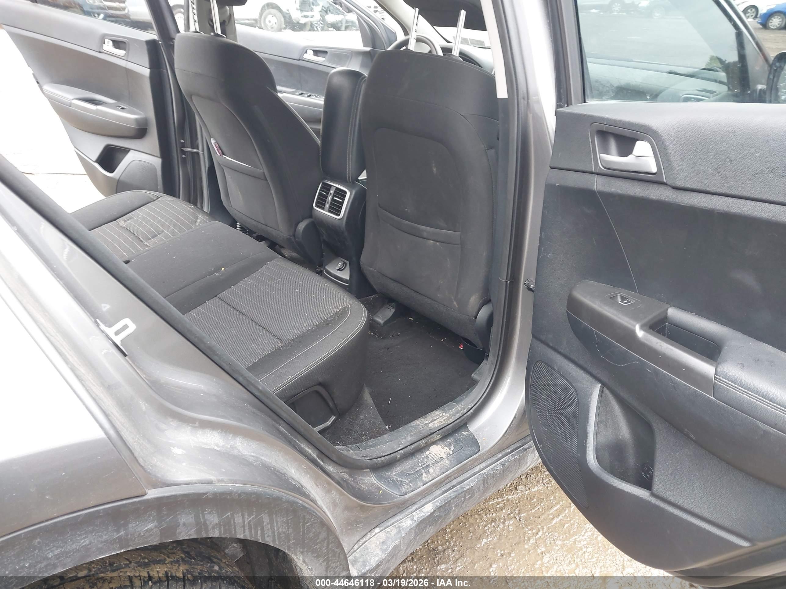 KIA SPORTAGE image 8