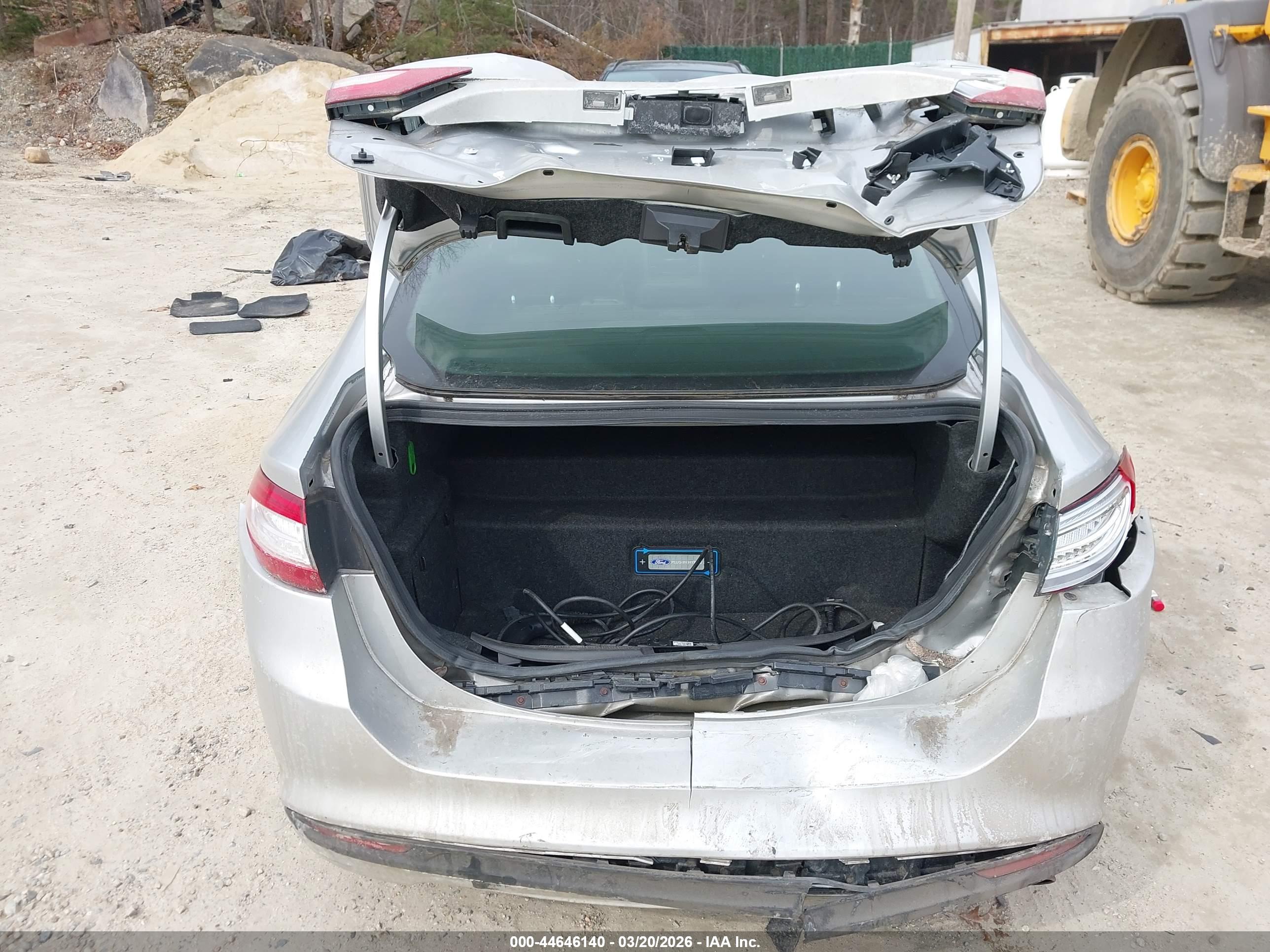 FORD FUSION image 6