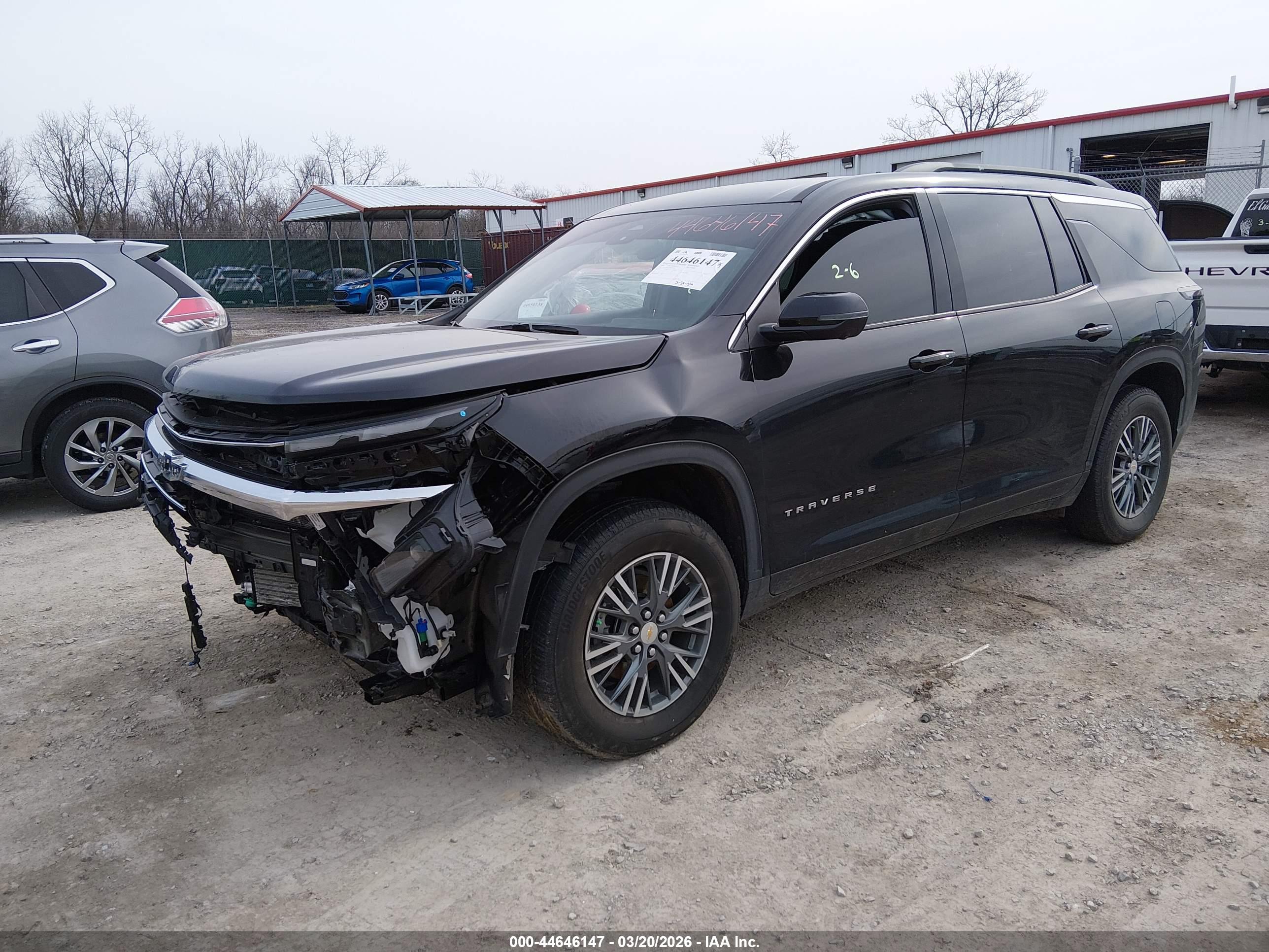 CHEVROLET TRAVERSE image 2