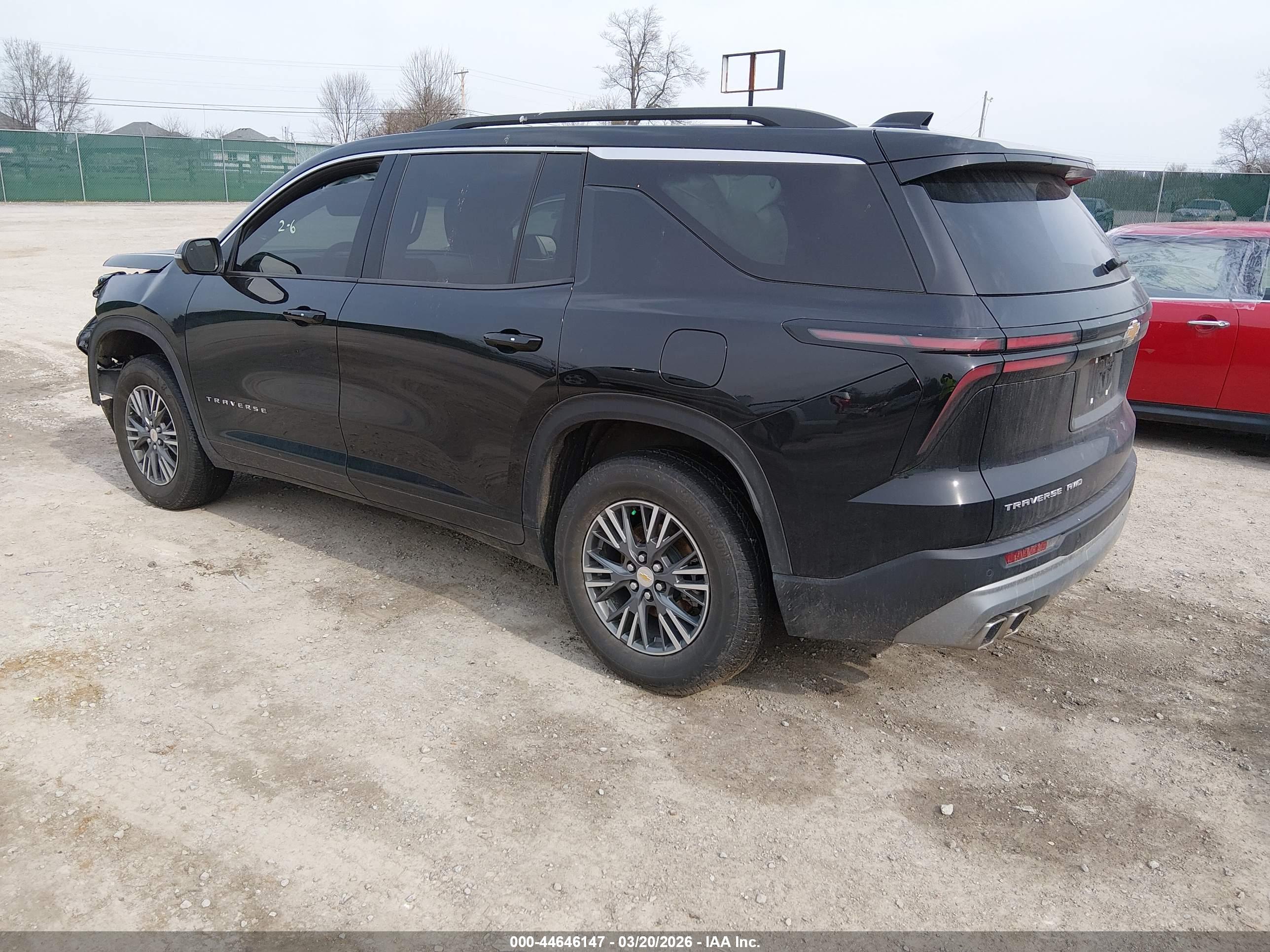 CHEVROLET TRAVERSE image 3