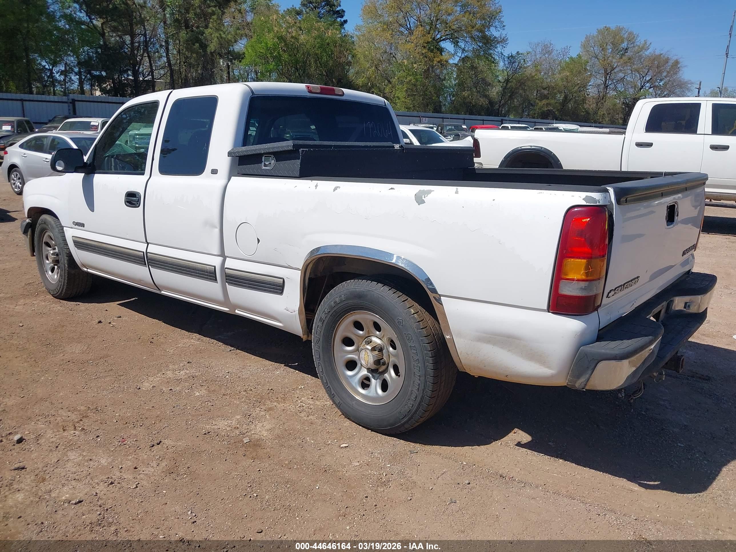 CHEVROLET SILVERADO image 3