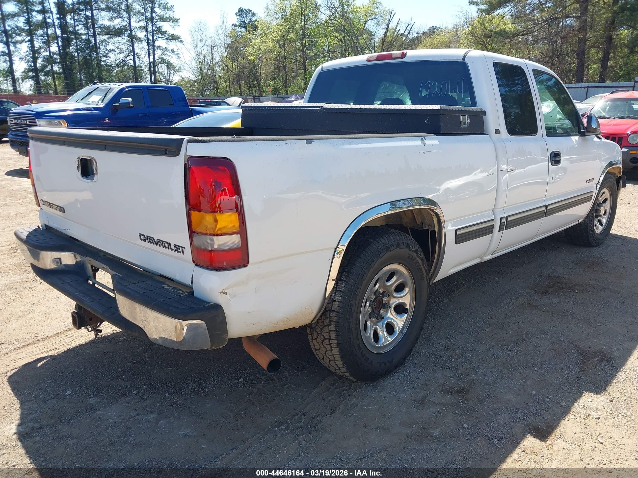 CHEVROLET SILVERADO image 4