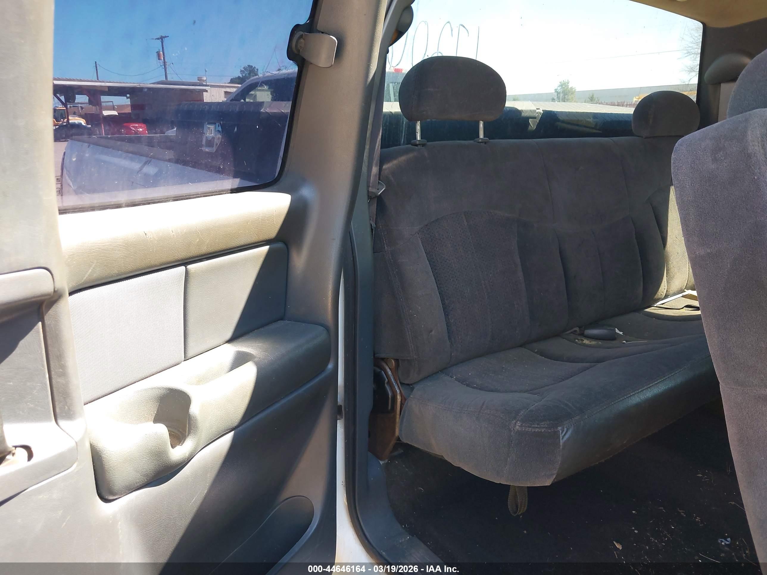 CHEVROLET SILVERADO image 8
