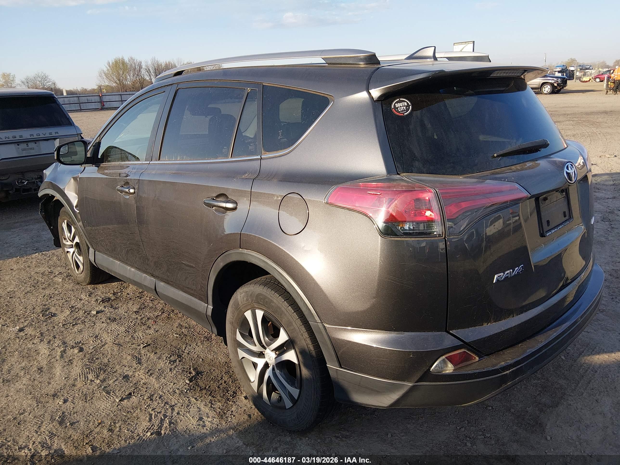 TOYOTA RAV4 image 3