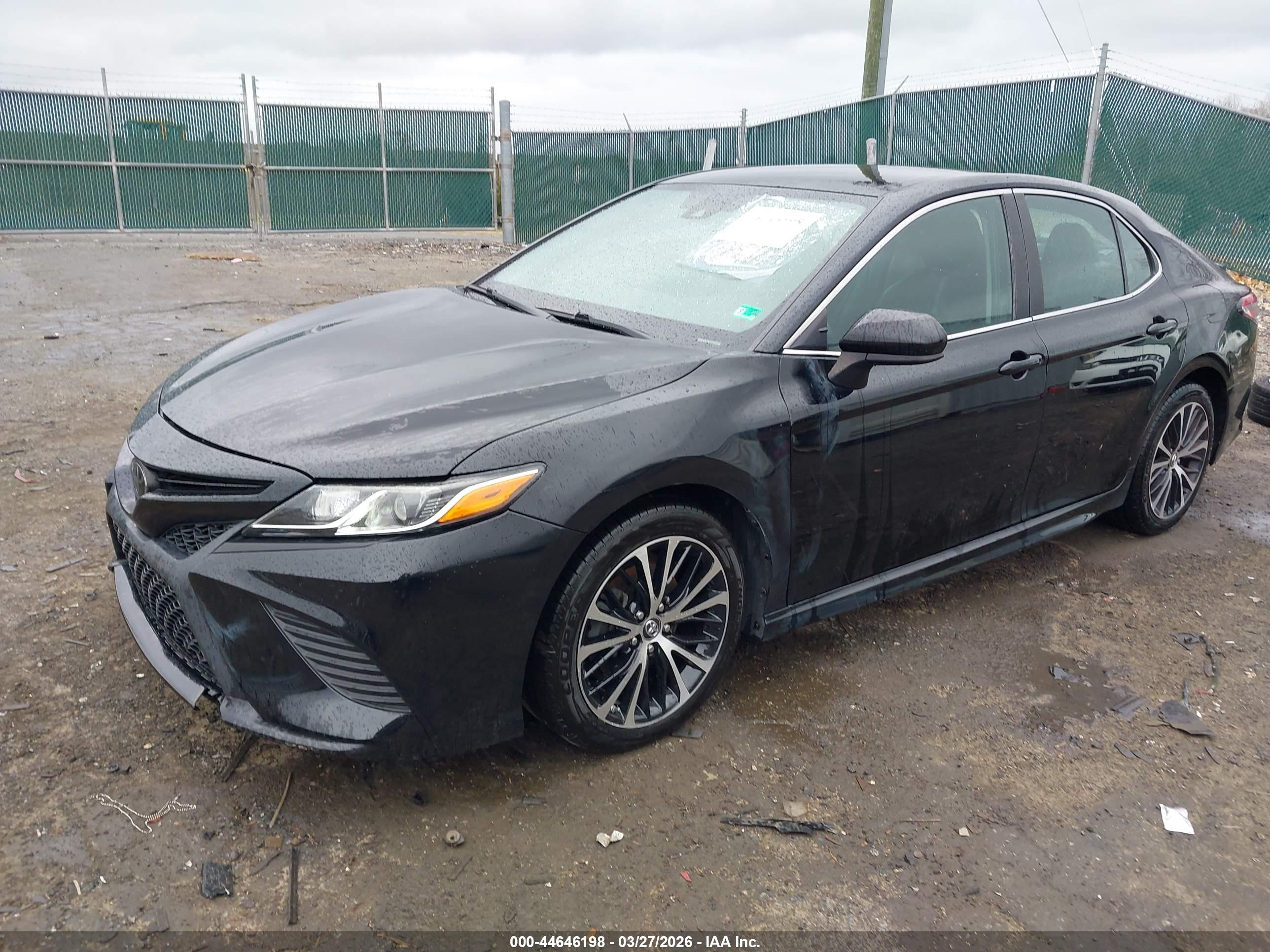 TOYOTA CAMRY image 2
