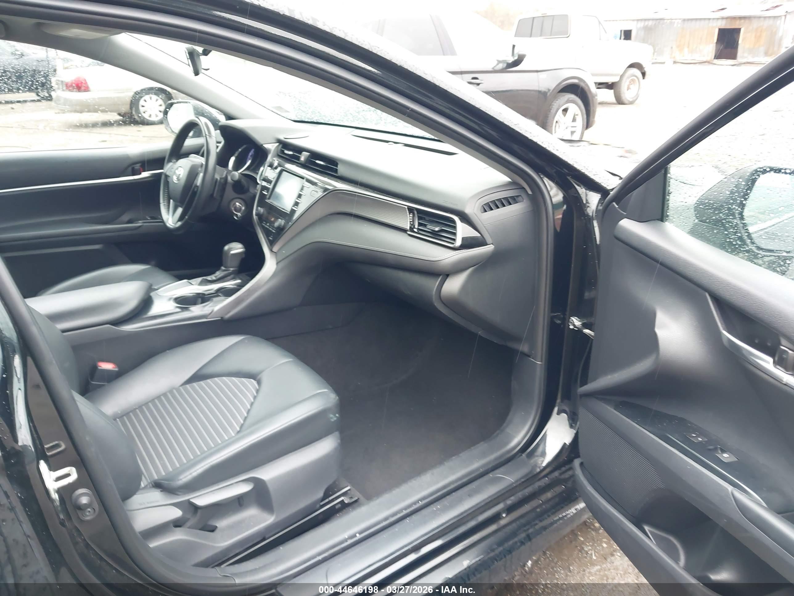 TOYOTA CAMRY image 5