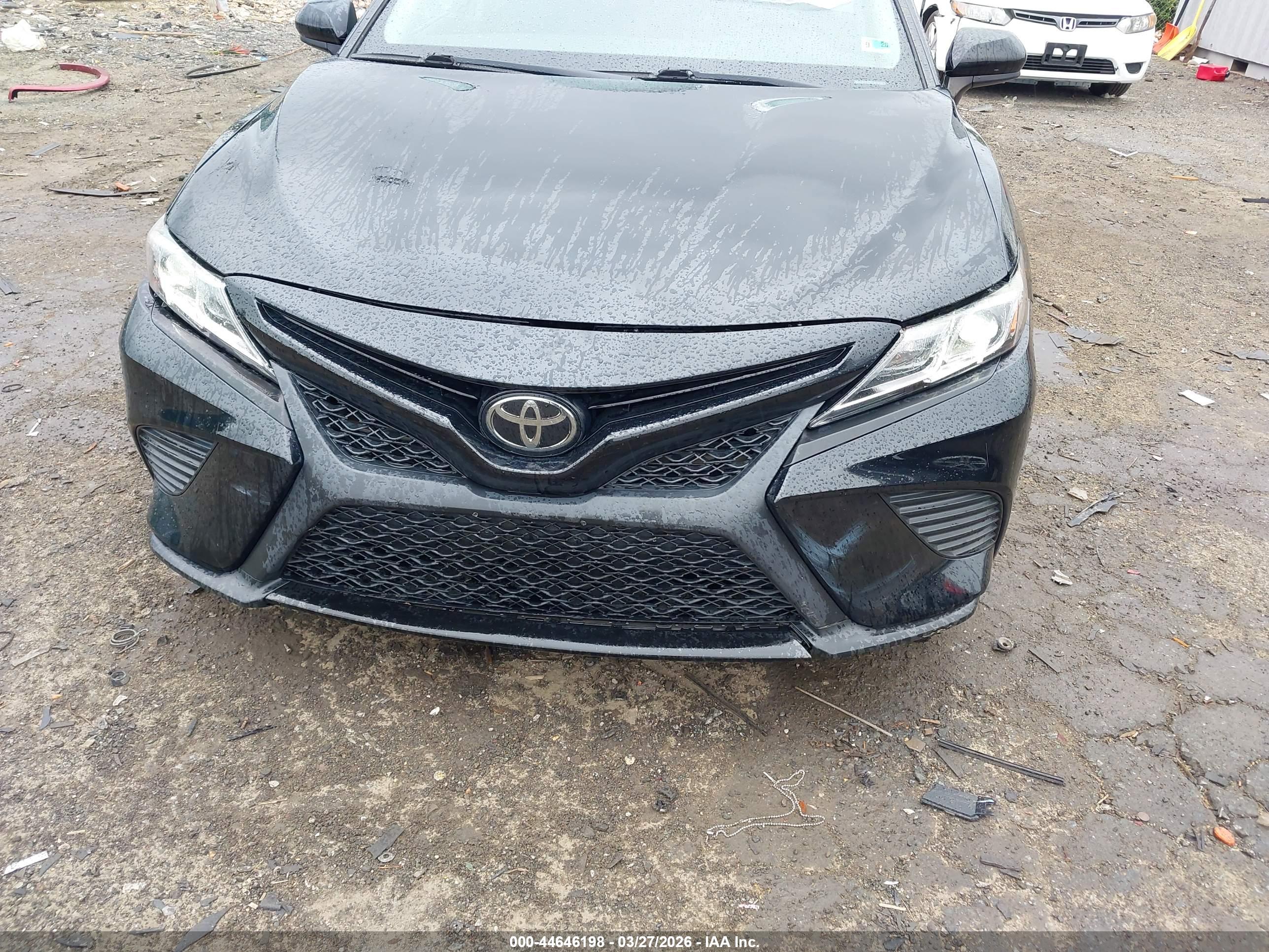 TOYOTA CAMRY image 6