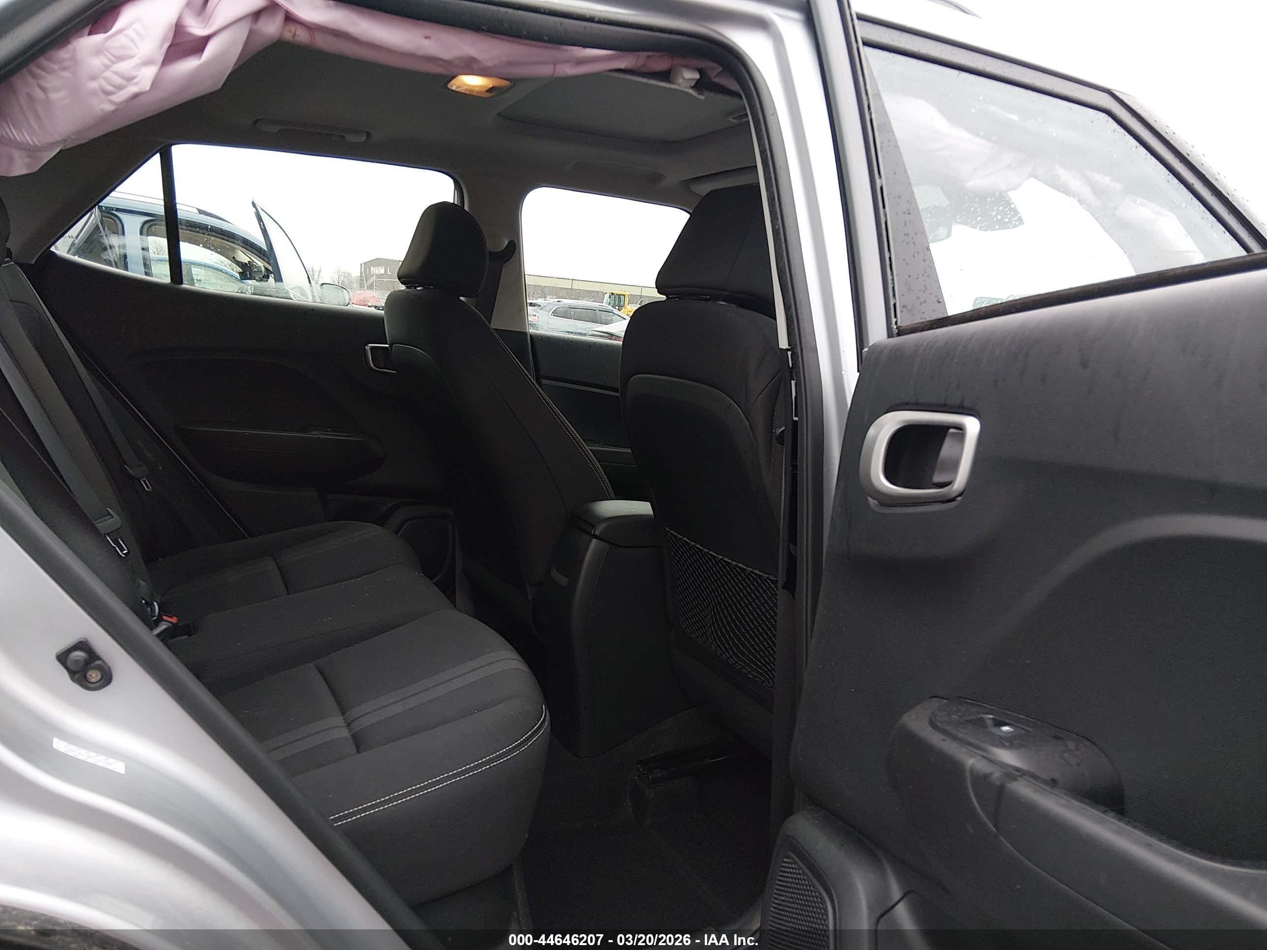 HYUNDAI VENUE image 8