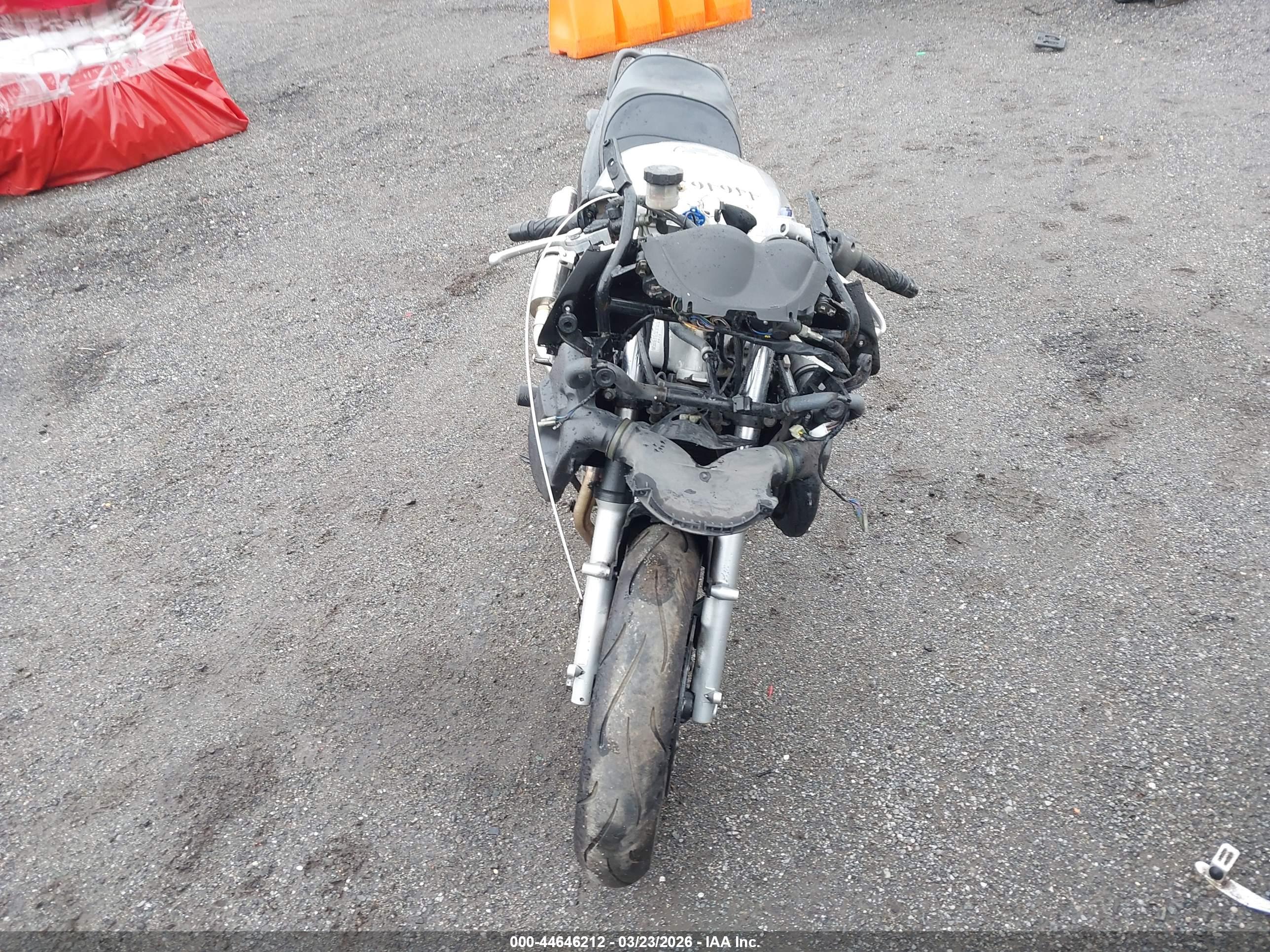 YAMAHA YZF600 image 5