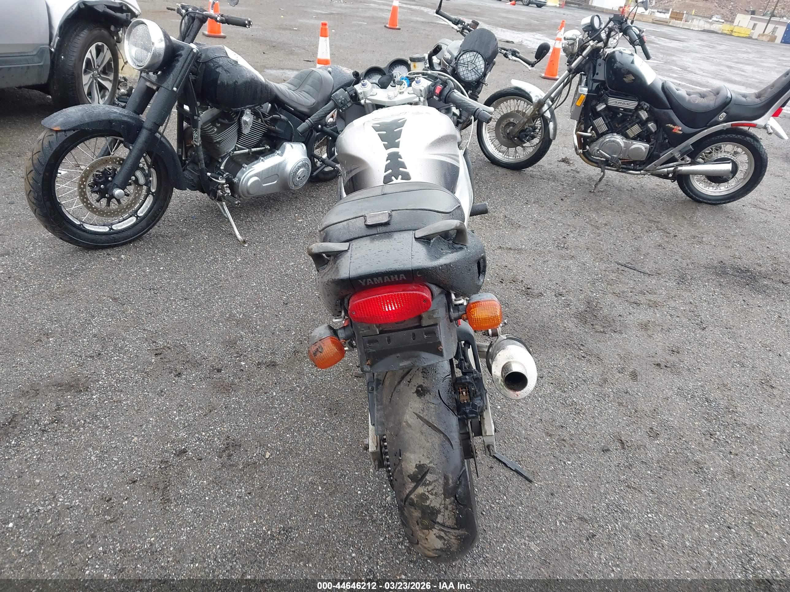 YAMAHA YZF600 image 6