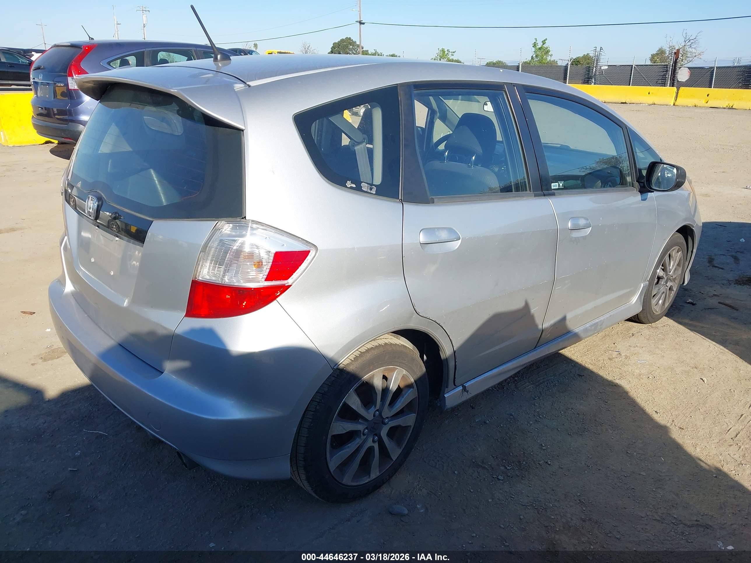 HONDA FIT image 4