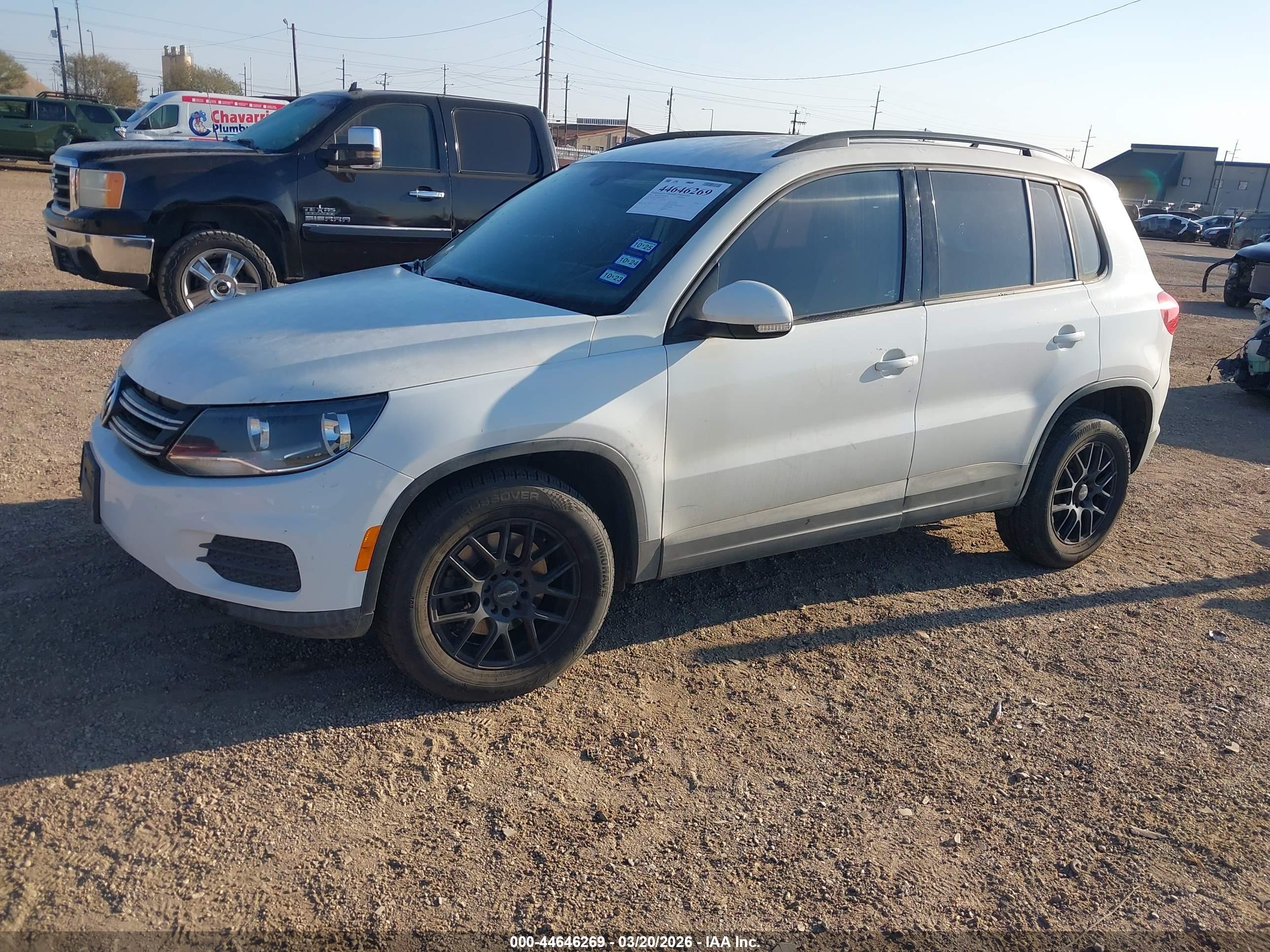 VOLKSWAGEN TIGUAN image 2