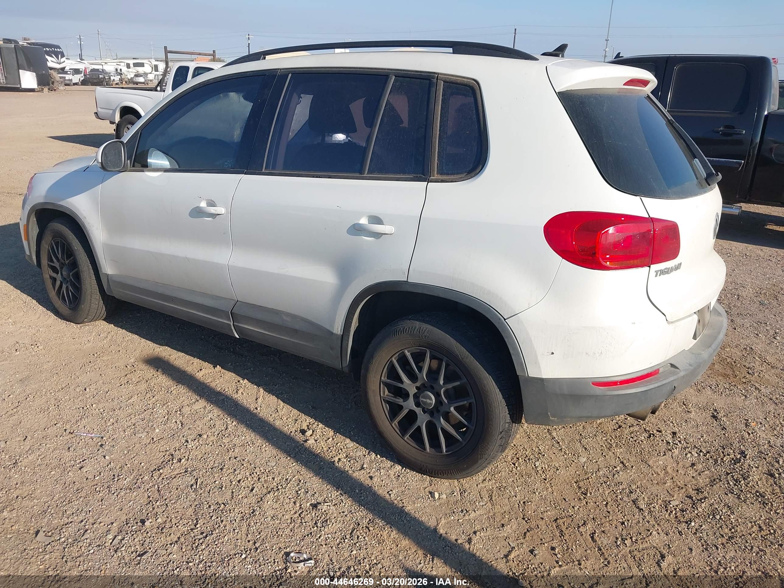 VOLKSWAGEN TIGUAN image 3