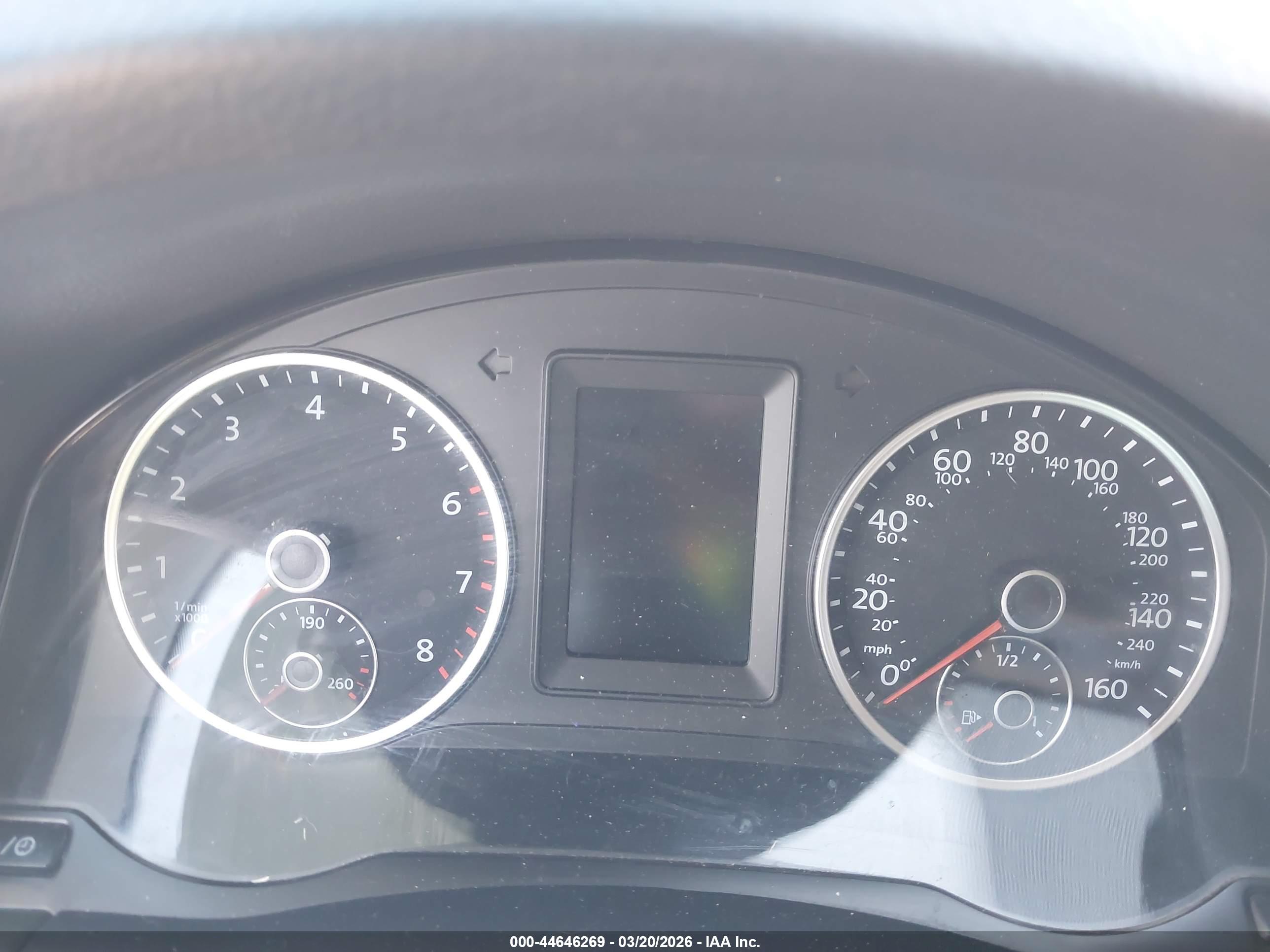 VOLKSWAGEN TIGUAN image 7