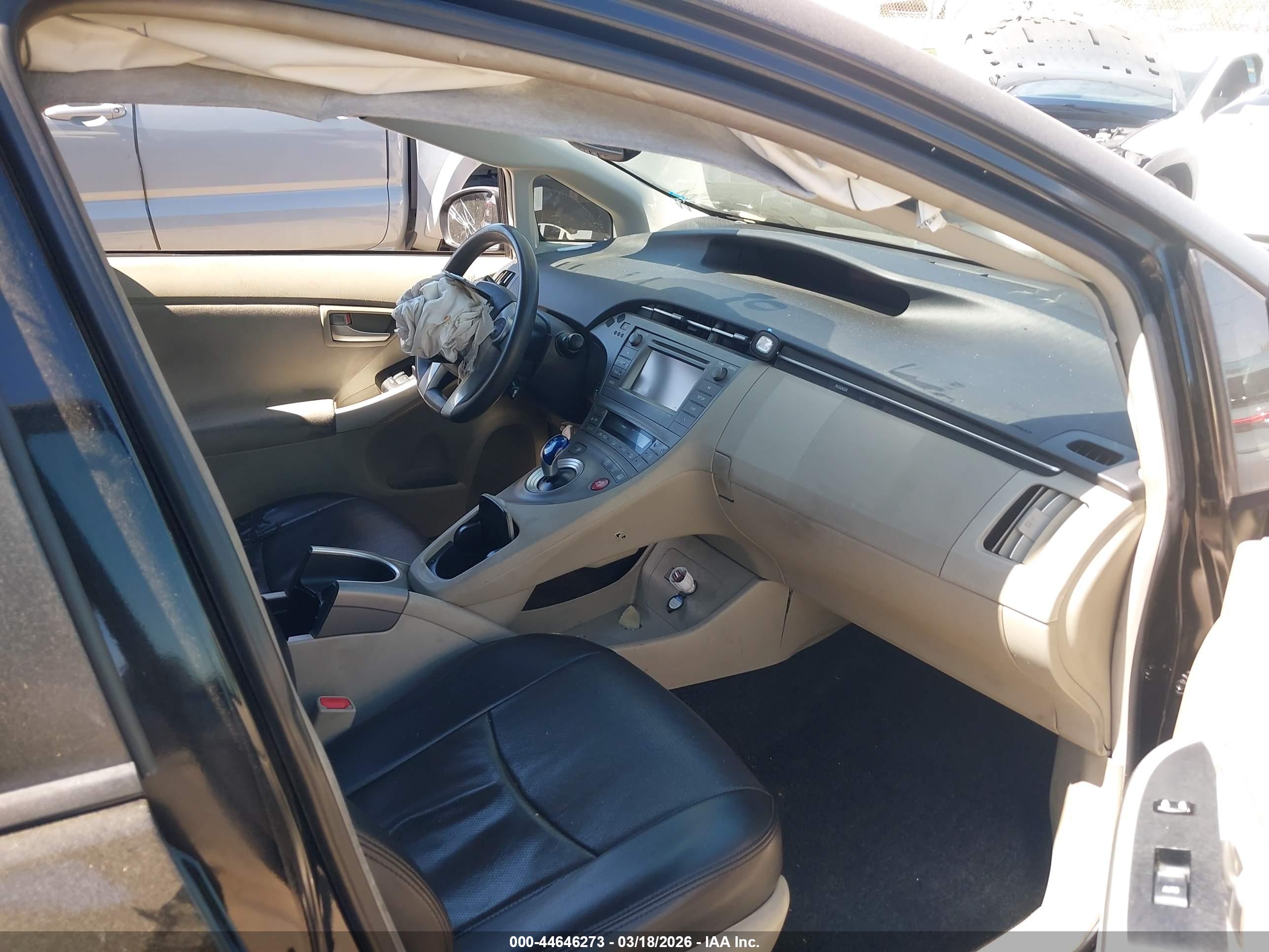 TOYOTA PRIUS image 5