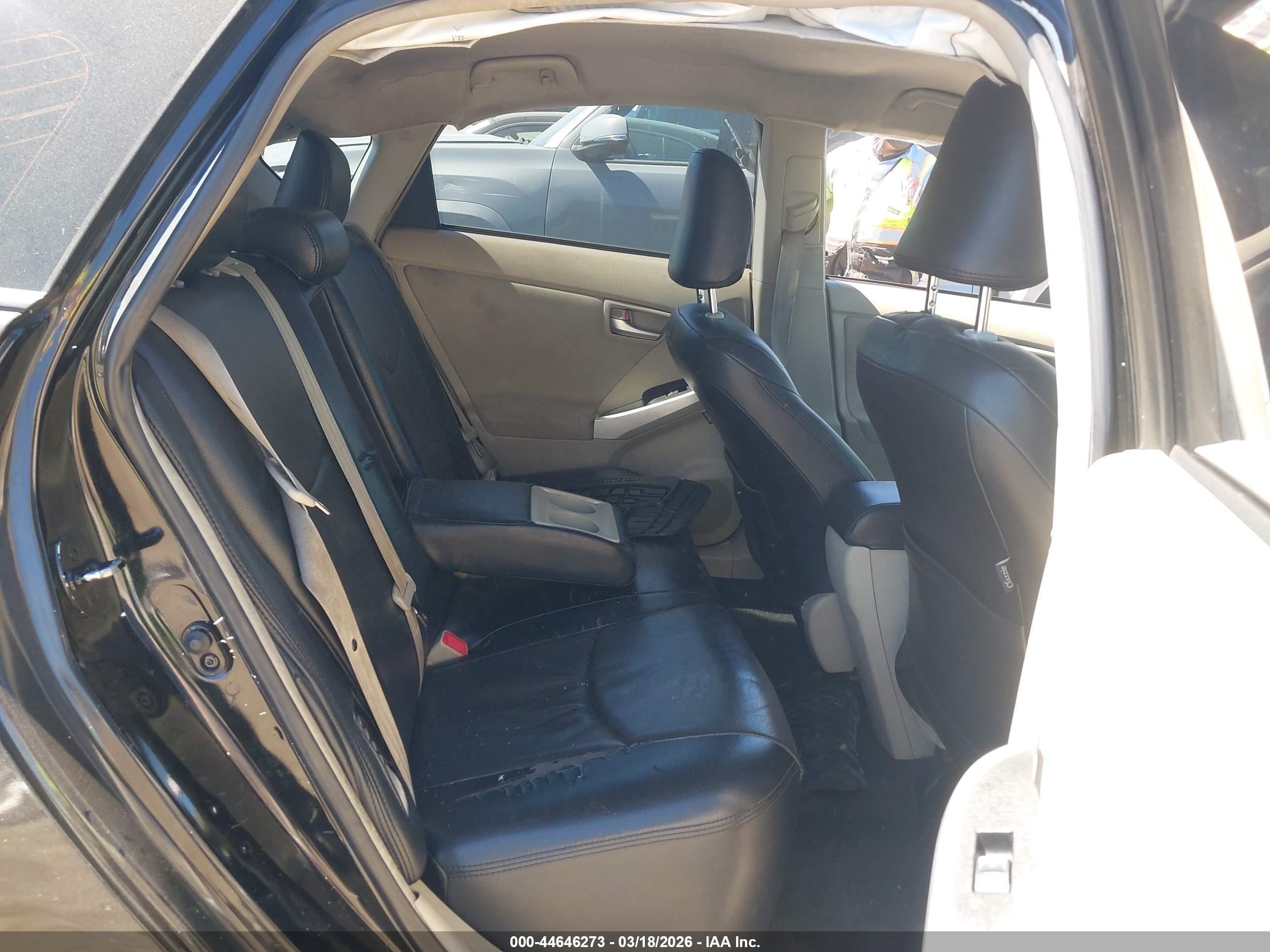 TOYOTA PRIUS image 8