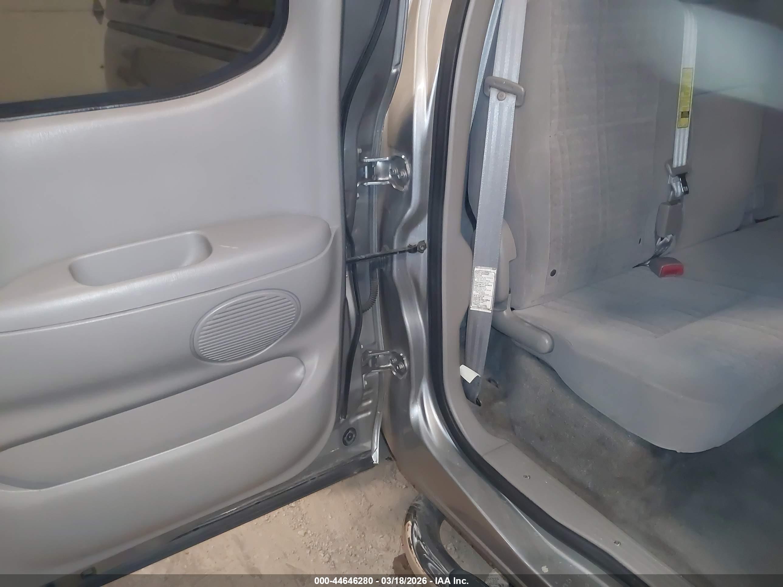 TOYOTA TUNDRA image 8