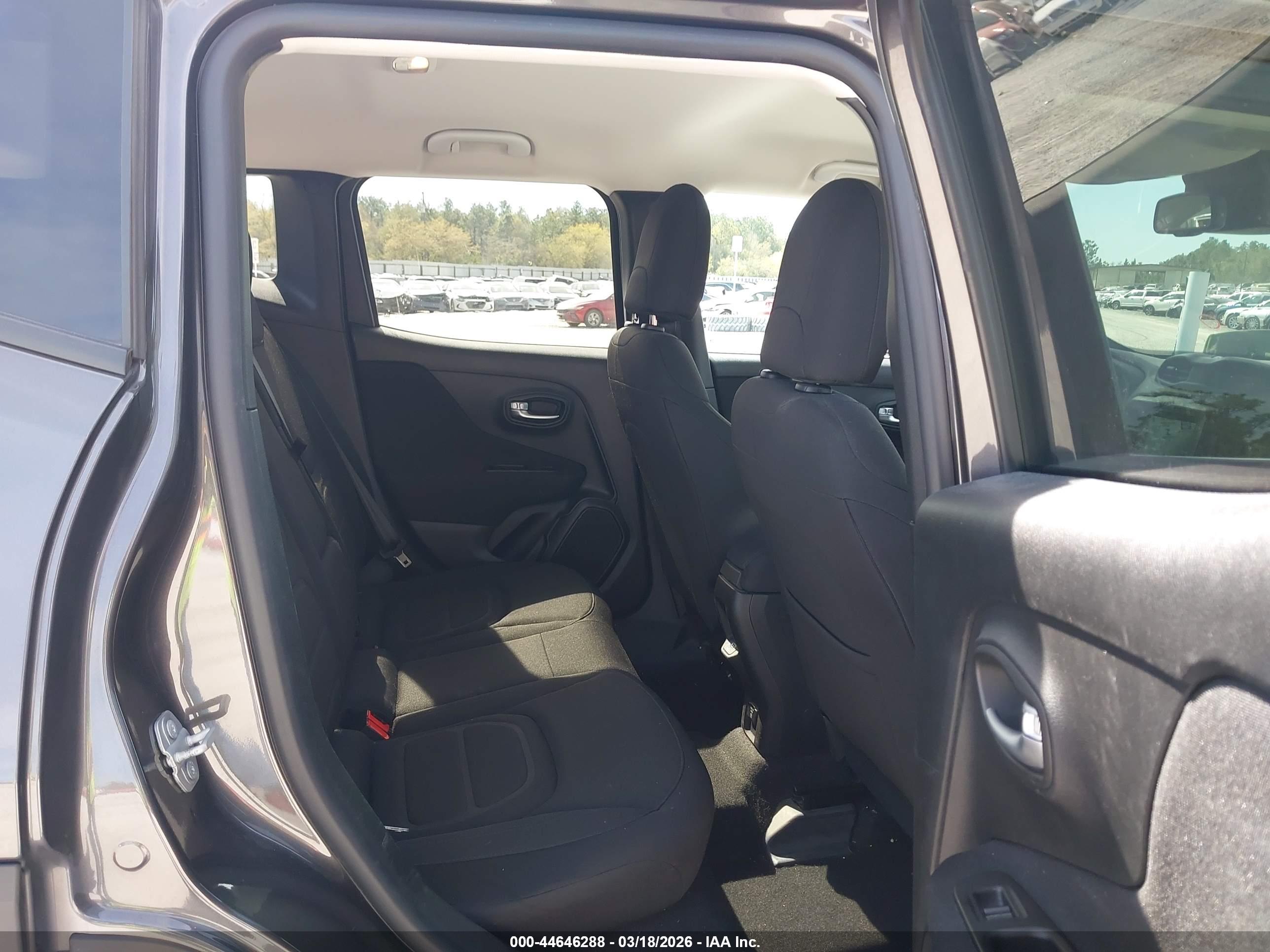 JEEP RENEGADE image 8