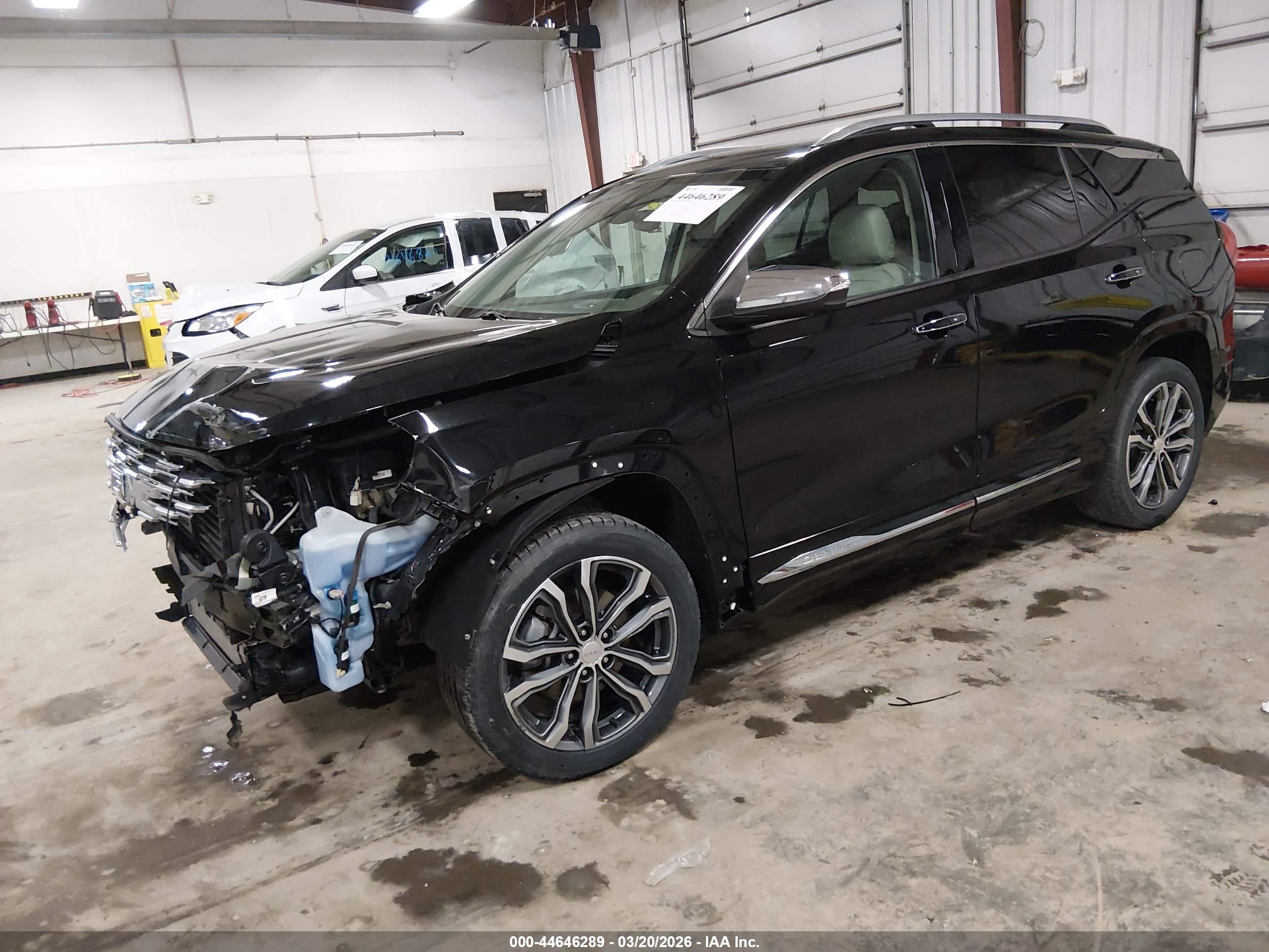 GMC TERRAIN image 2